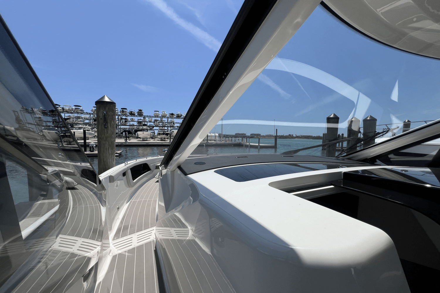 2025 Sea Ray Sundancer 370 Outboard Image Thumbnail #37
