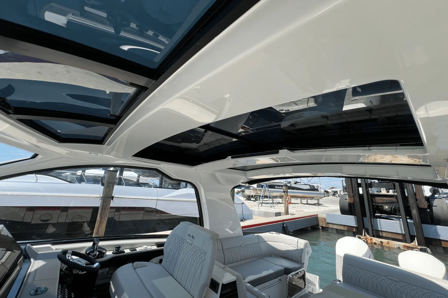 2025 Sea Ray Sundancer 370 Outboard Image Thumbnail #20