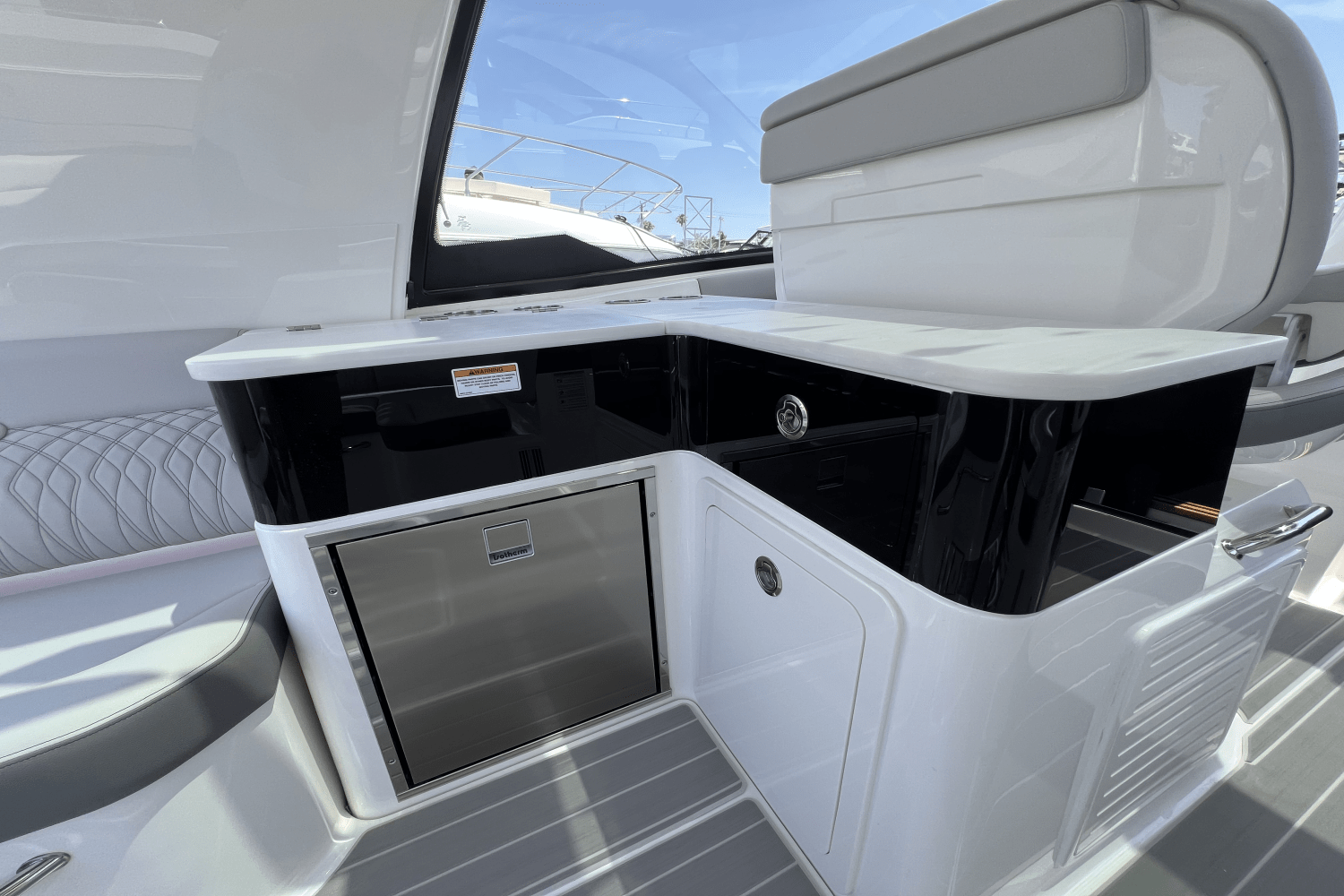 2025 Sea Ray Sundancer 370 Outboard Image Thumbnail #34