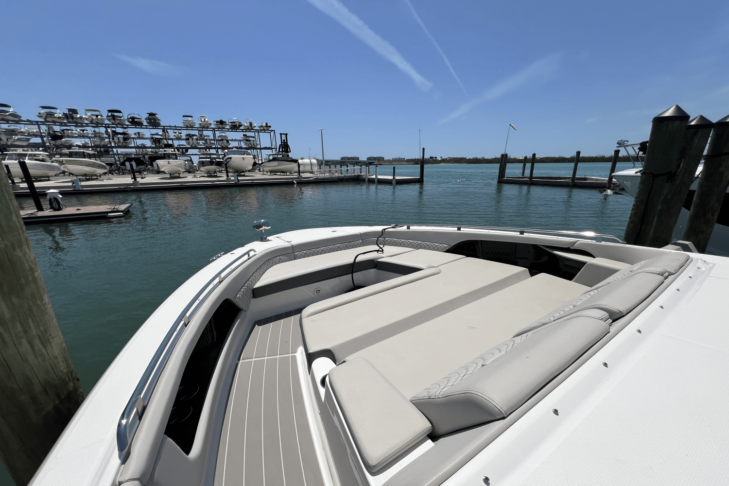 2025 Sea Ray Sundancer 370 Outboard Image Thumbnail #38