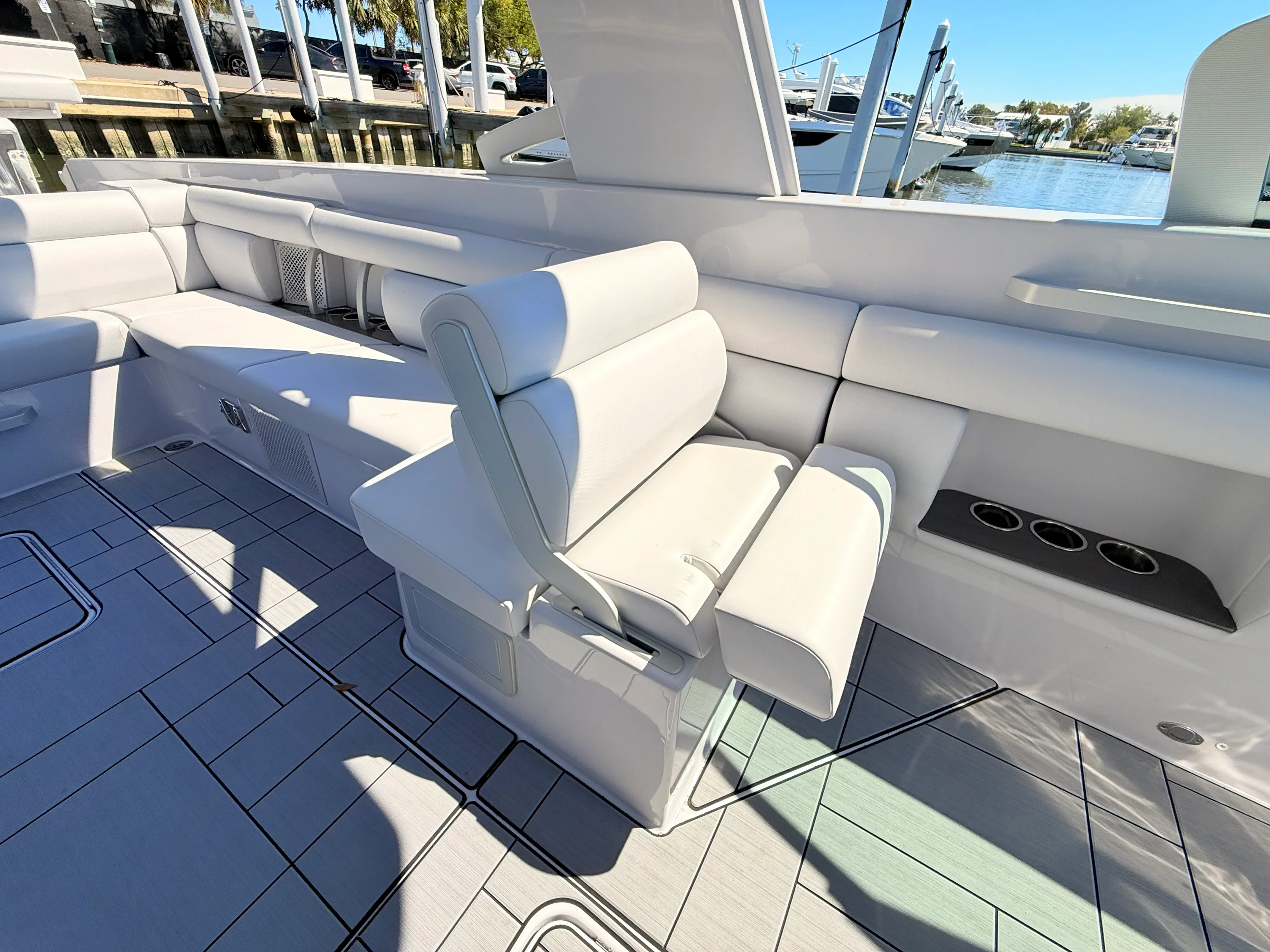 2024 Aviara AV36 Outboard Image Thumbnail #28