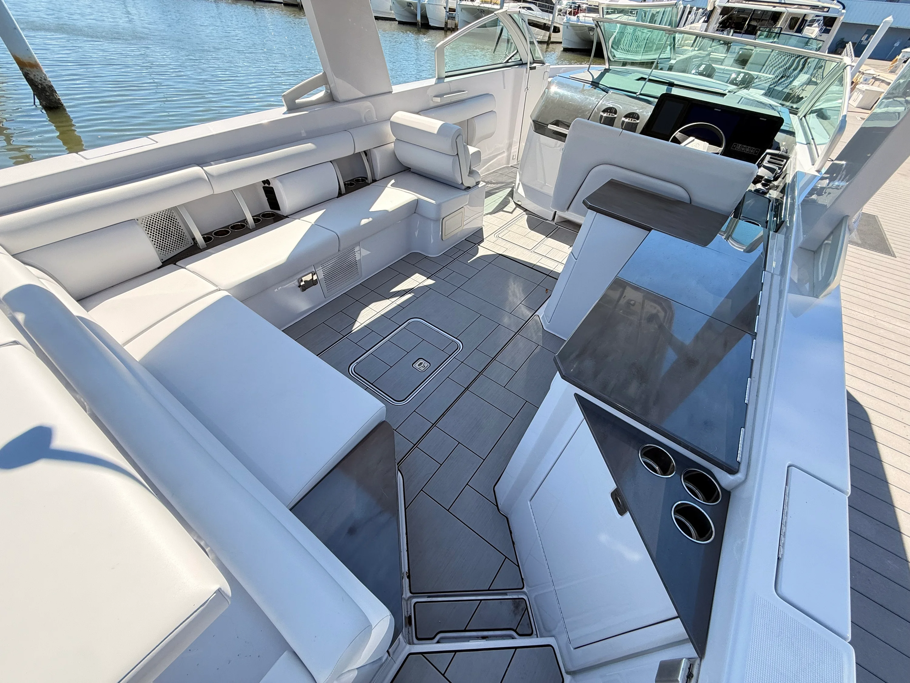 2024 Aviara AV36 Outboard Image Thumbnail #17