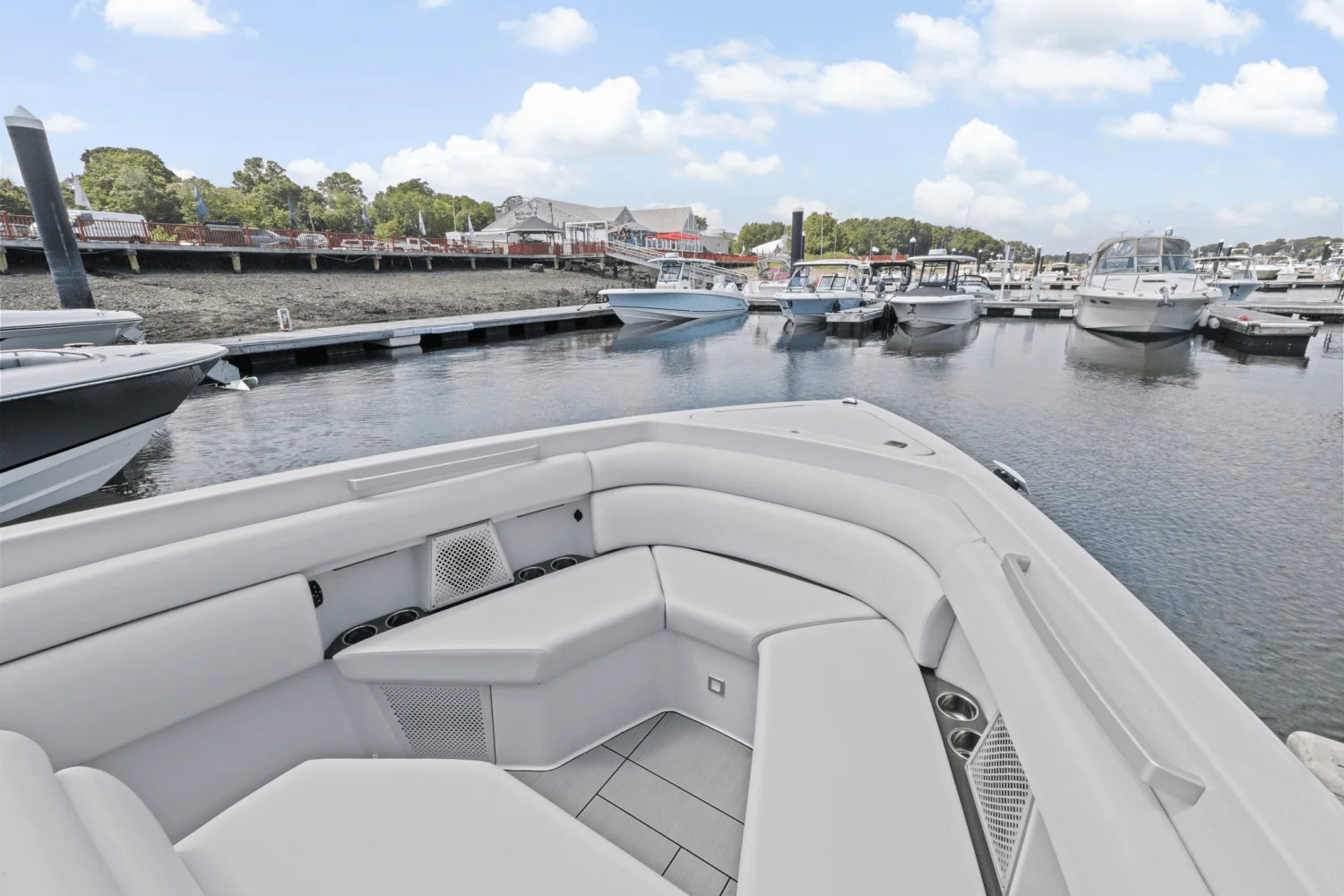 2024 Aviara AV36 Outboard Image Thumbnail #40