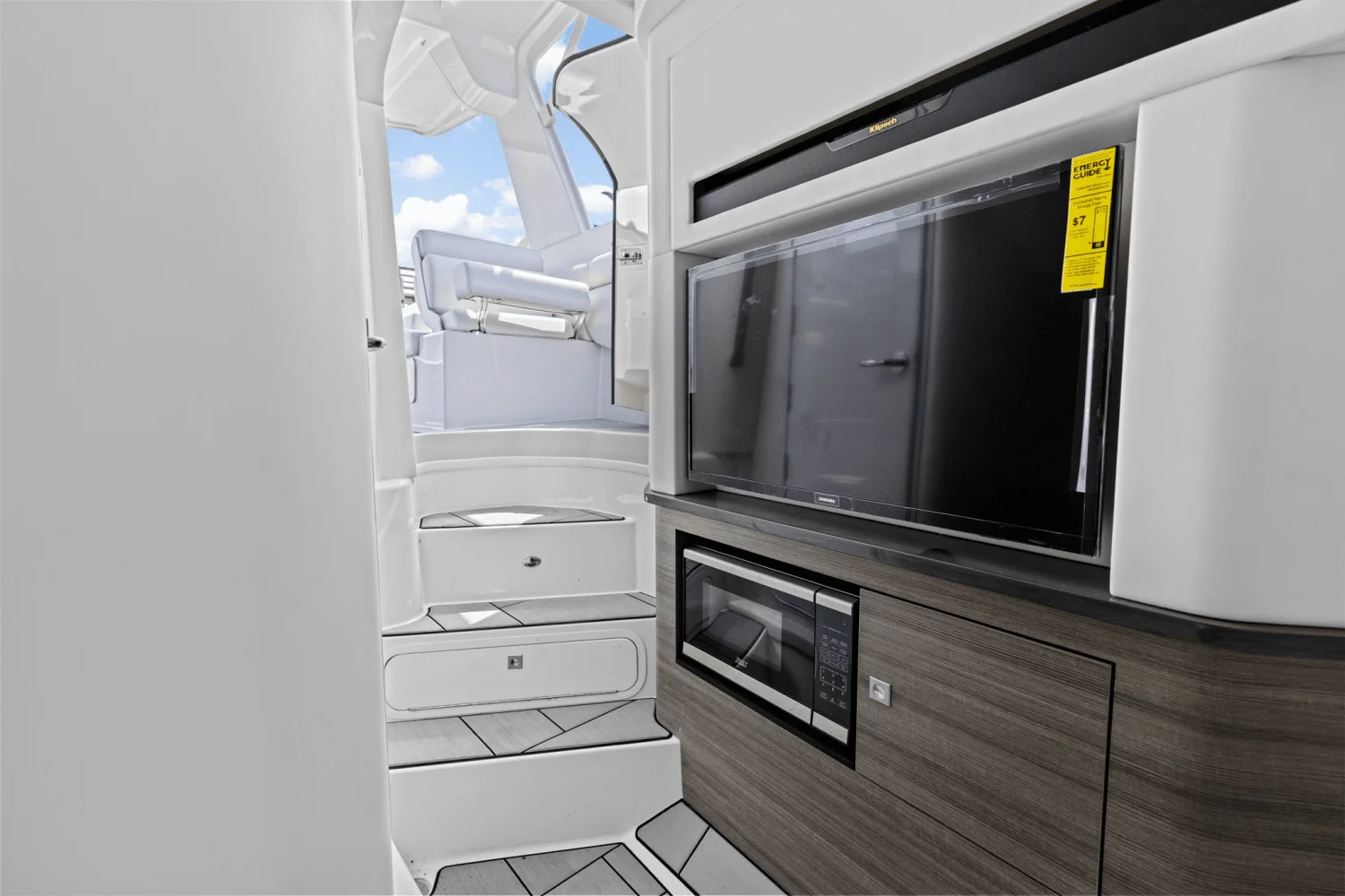 2024 Aviara AV36 Outboard Image Thumbnail #38