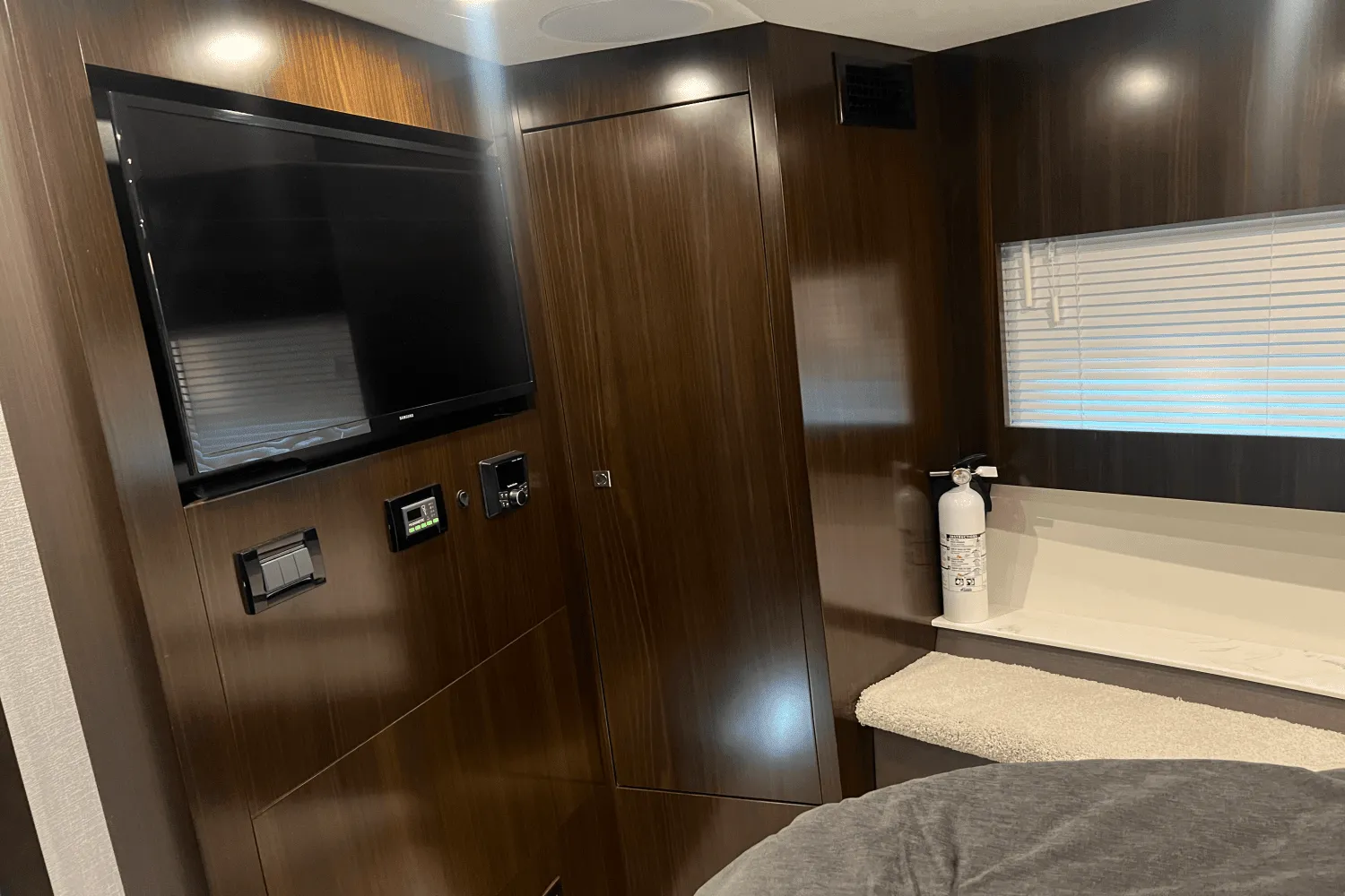 2022 Cruisers Yachts 46 CANTIUS Image Thumbnail #35