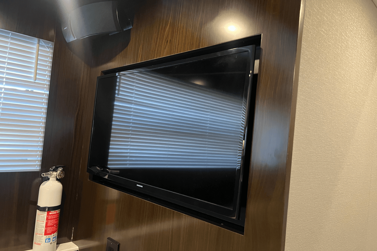 2022 Cruisers Yachts 46 CANTIUS Image Thumbnail #32