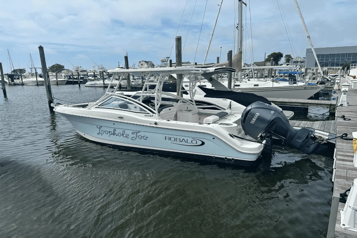 2023 Robalo R247 Image Thumbnail #0
