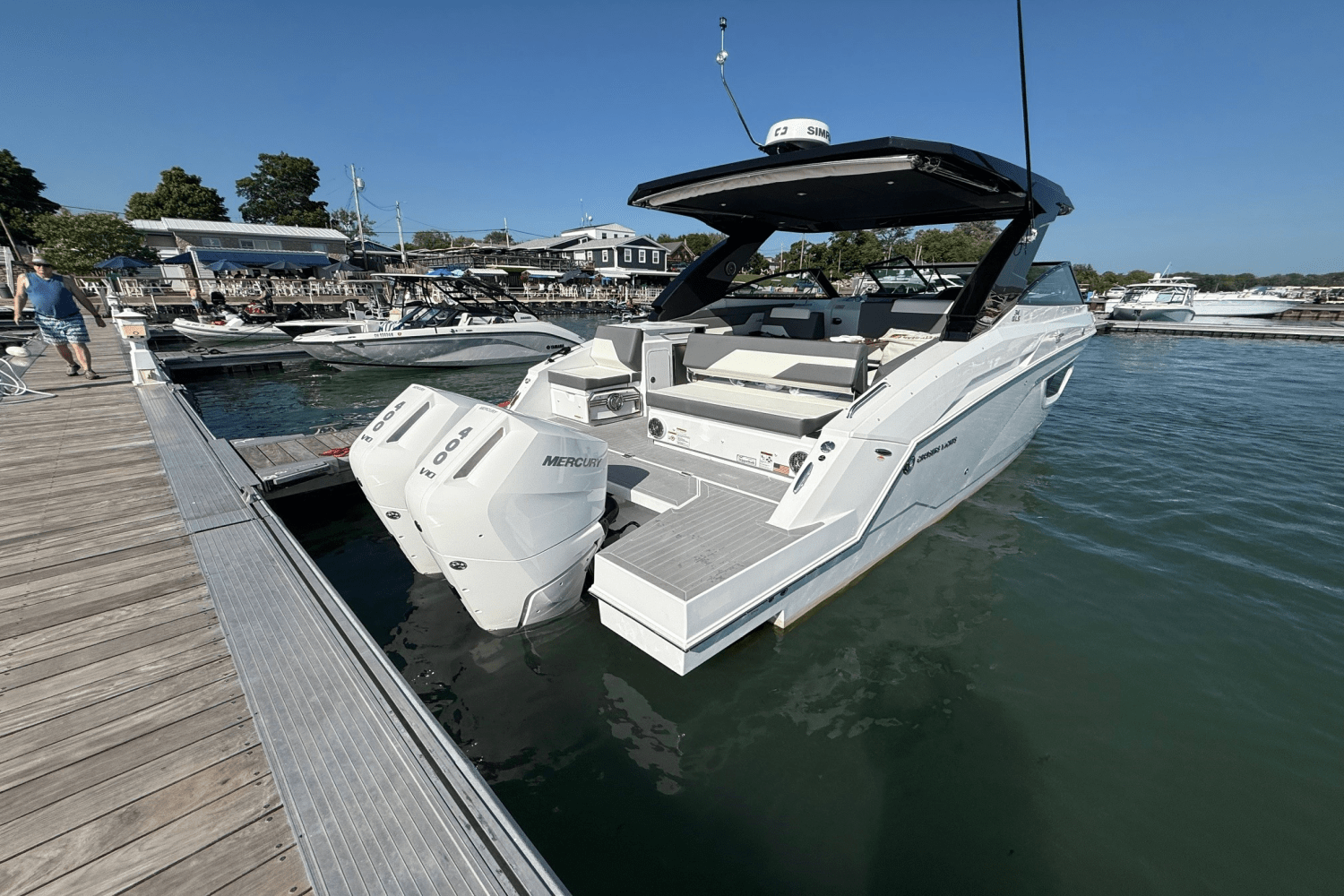 2025 Cruisers Yachts 34 GLS Outboard Image Thumbnail #3