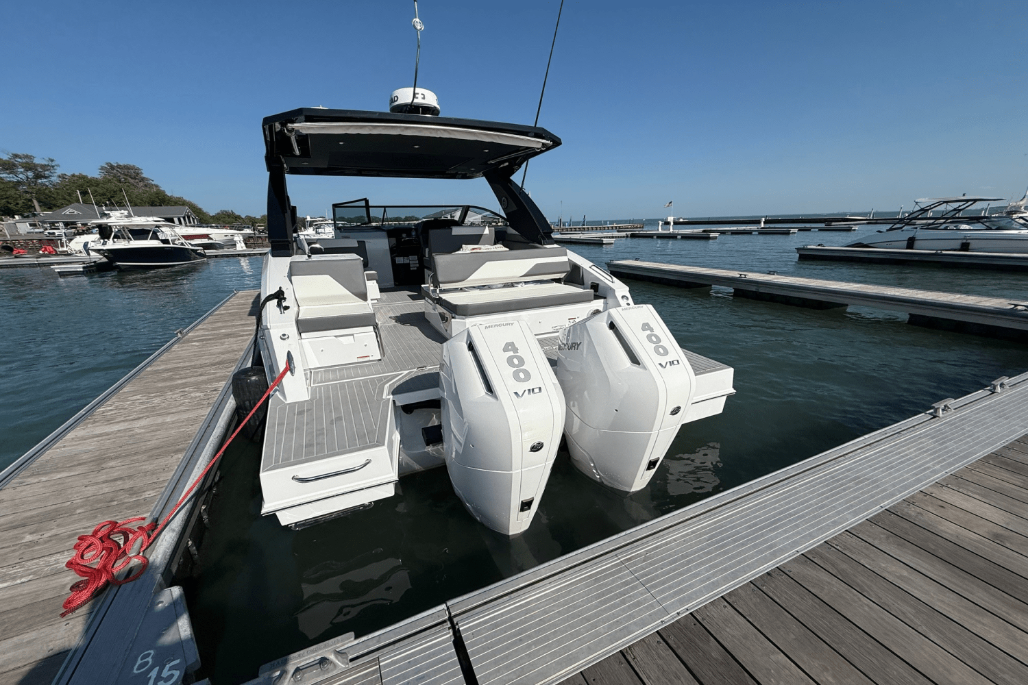 2025 Cruisers Yachts 34 GLS Outboard Image Thumbnail #2
