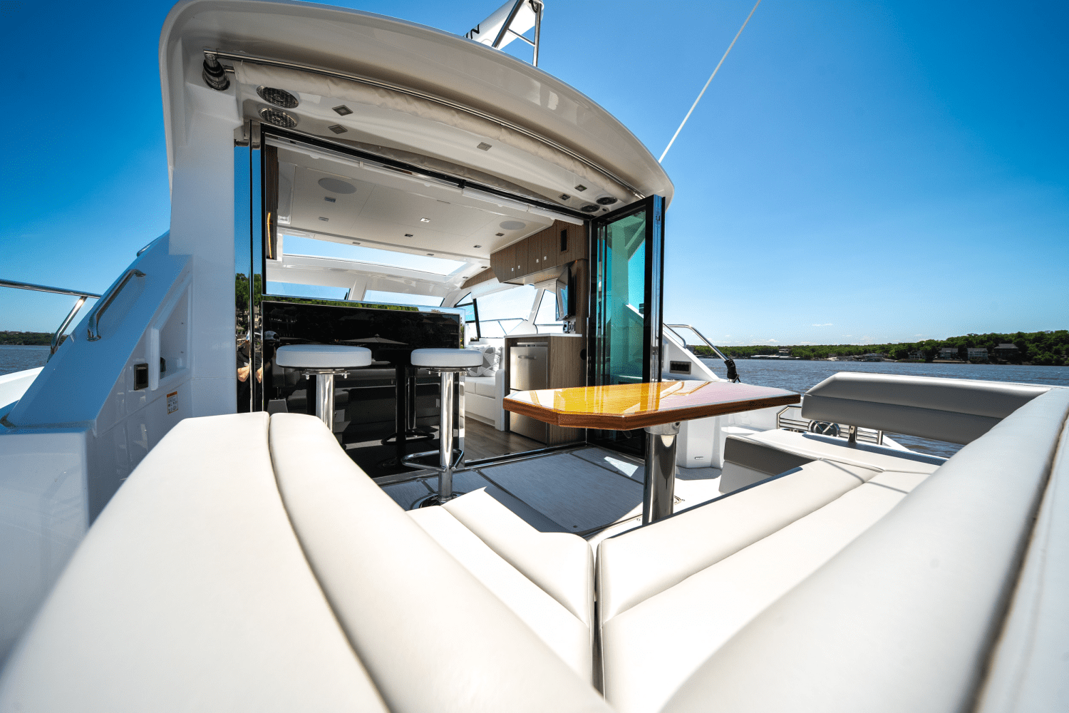 2025 Cruisers Yachts 50 Cantius Image Thumbnail #18