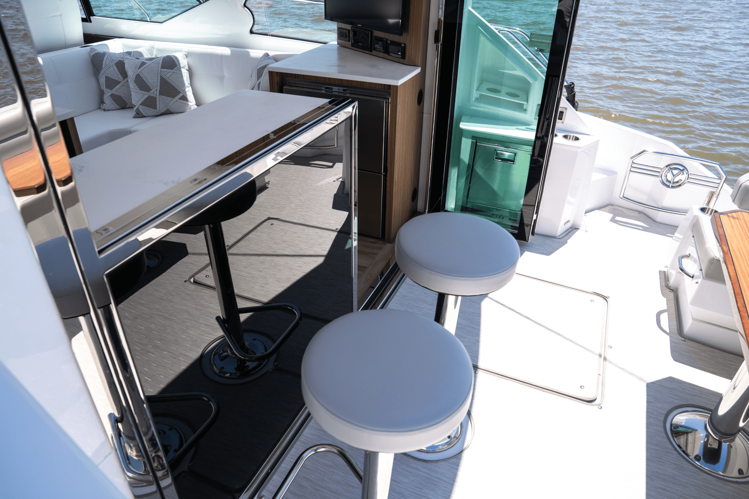 2025 Cruisers Yachts 50 Cantius Image Thumbnail #21