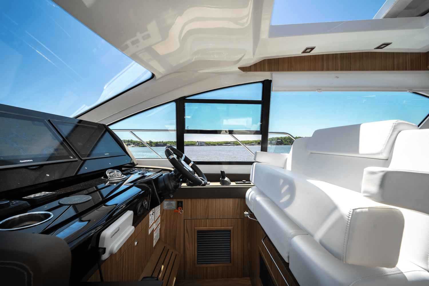 2025 Cruisers Yachts 50 Cantius Image Thumbnail #37