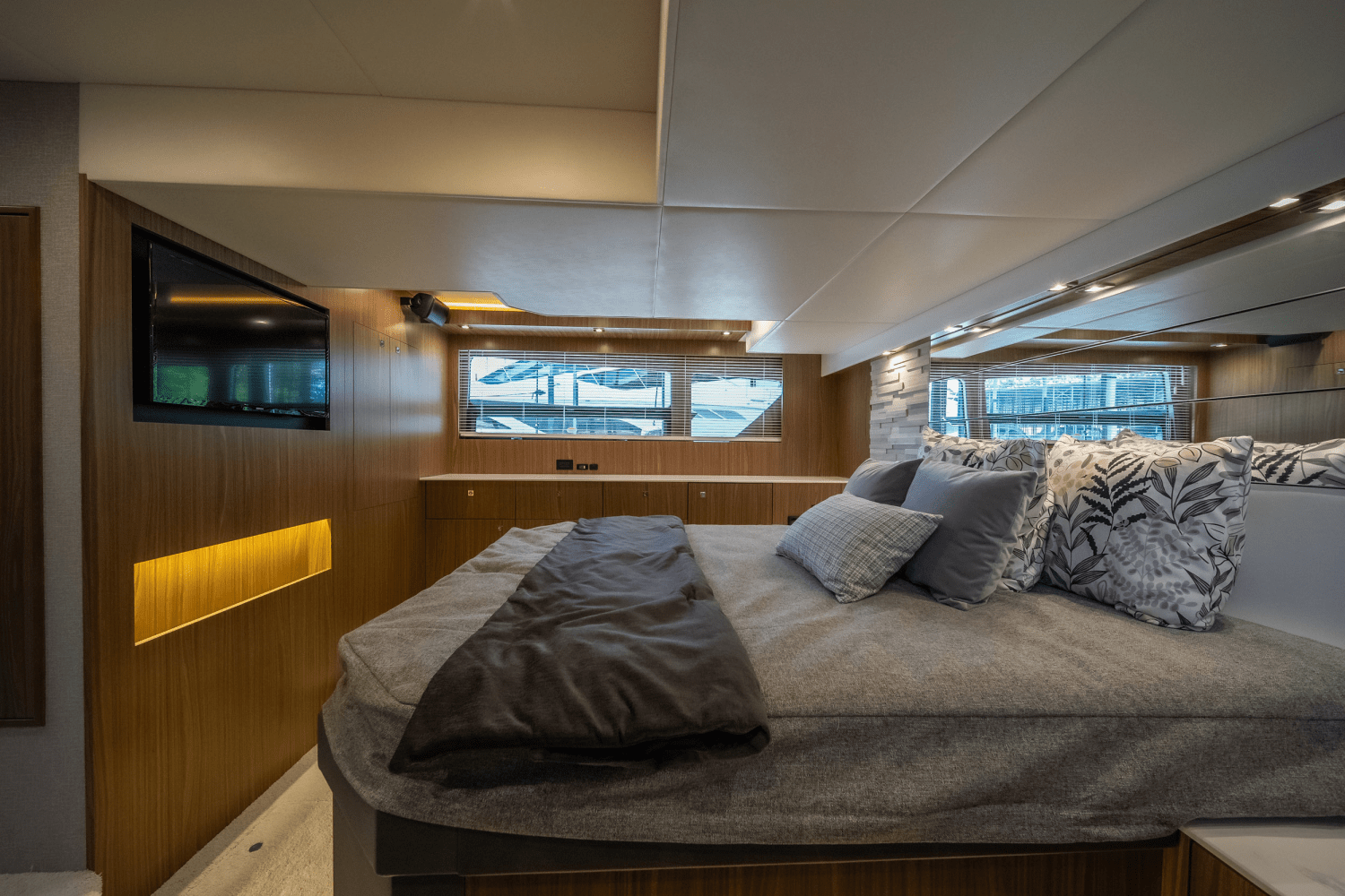 2025 Cruisers Yachts 50 Cantius Image Thumbnail #56