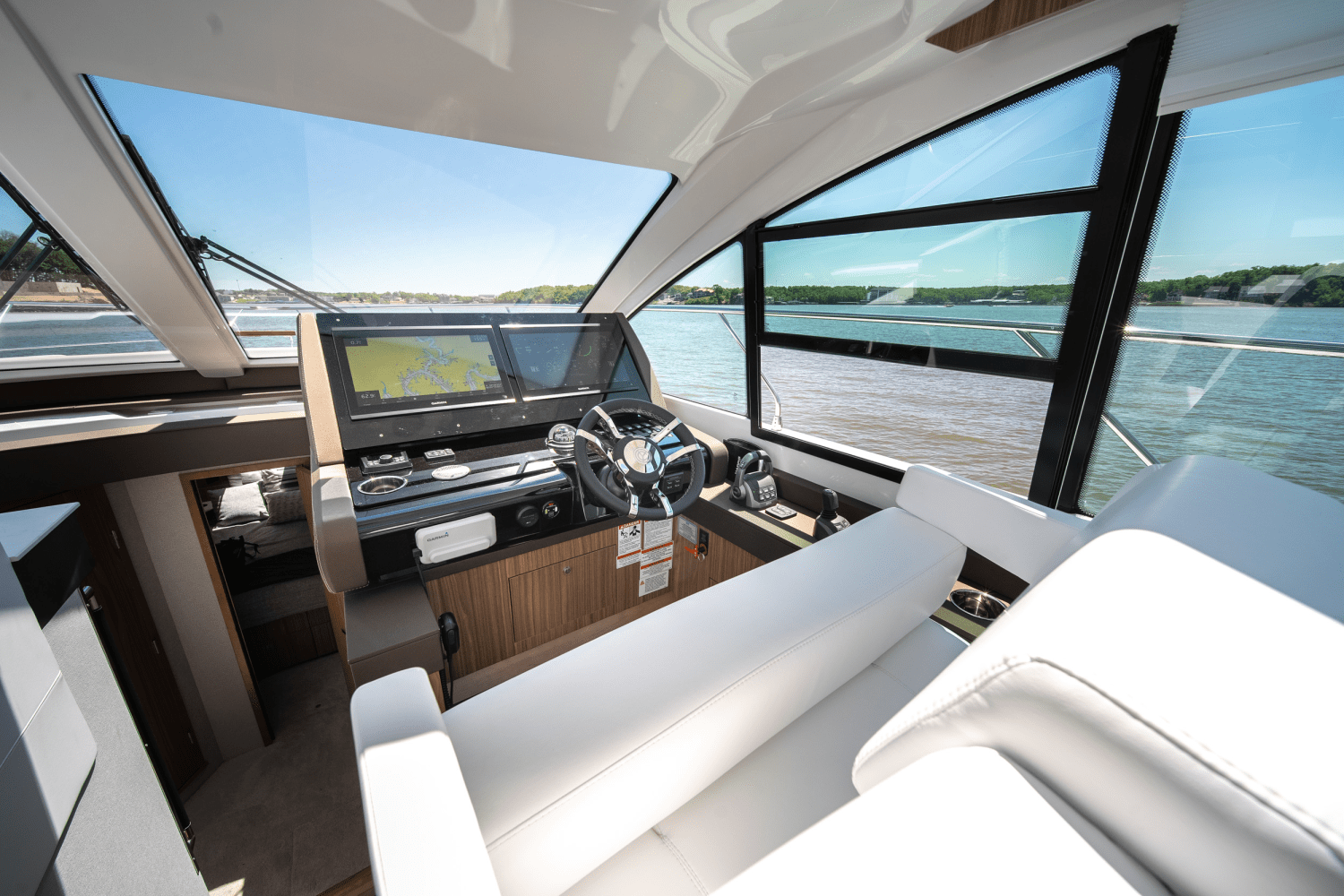 2025 Cruisers Yachts 50 Cantius Image Thumbnail #35