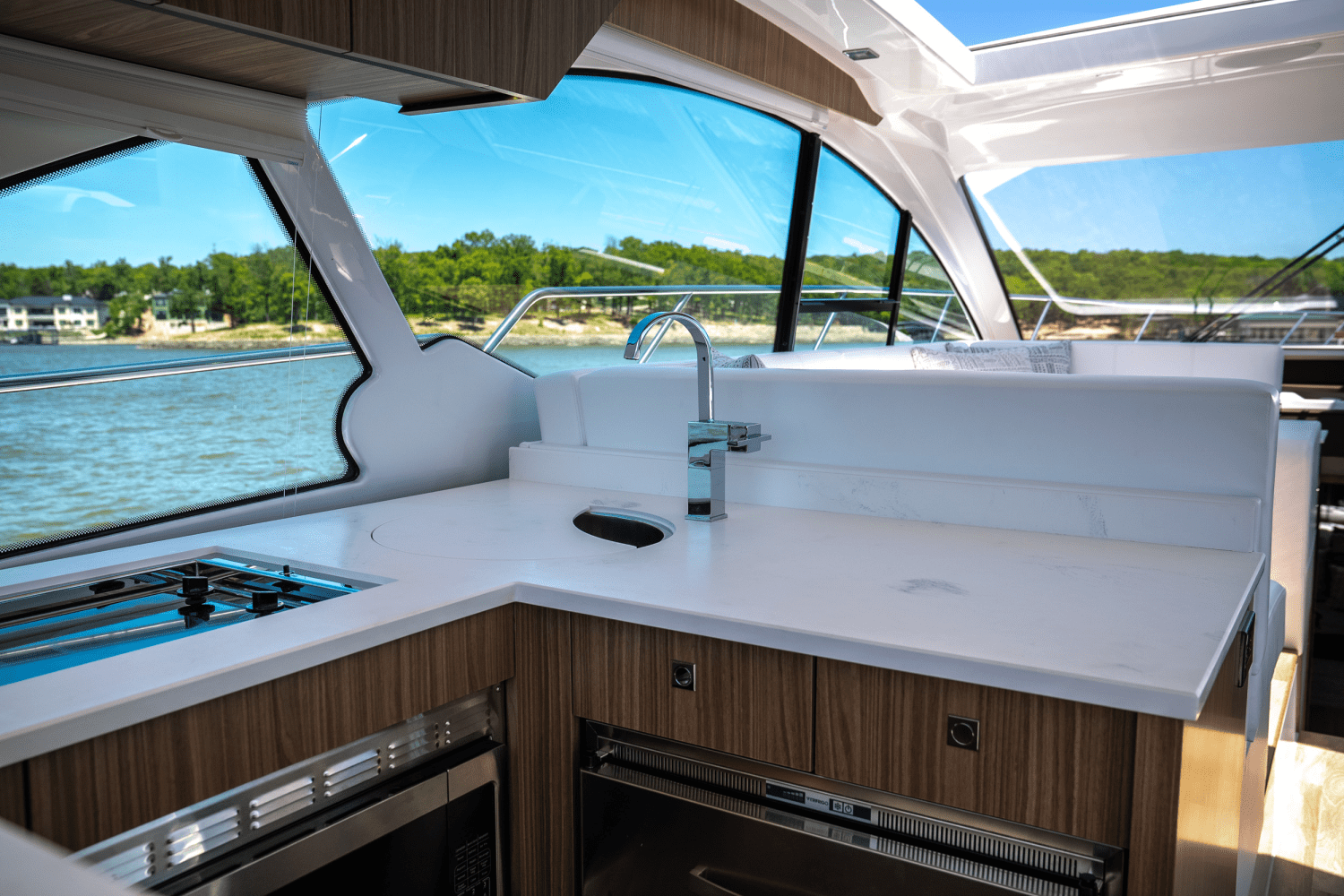 2025 Cruisers Yachts 50 Cantius Image Thumbnail #32