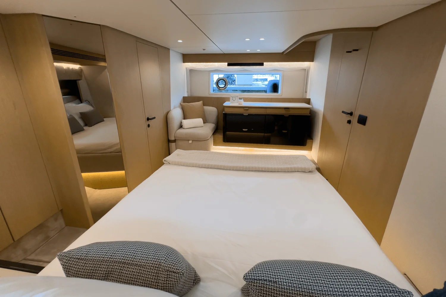 2026 Azimut Fly 62 Image Thumbnail #44