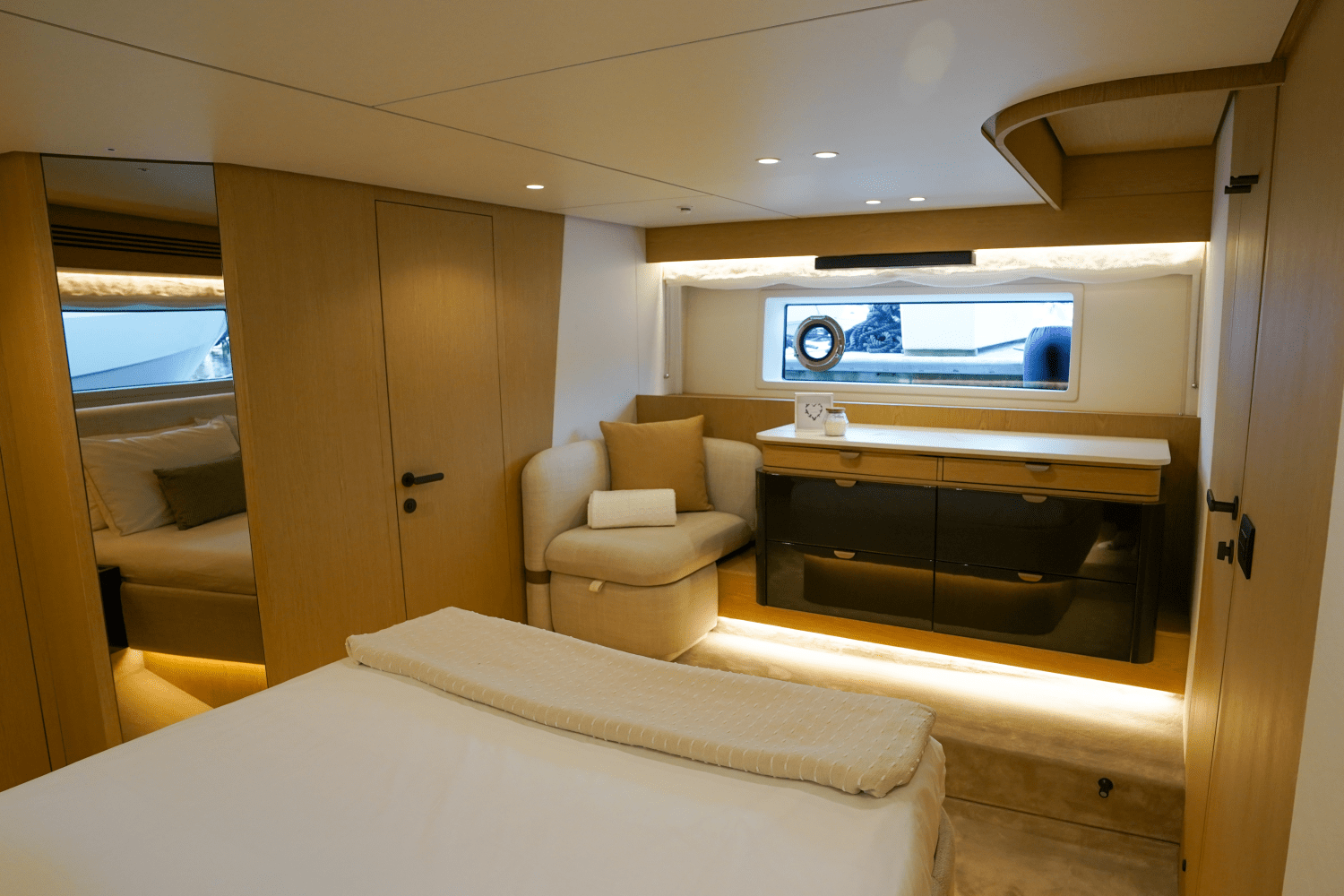 2026 Azimut Fly 62 Image Thumbnail #49