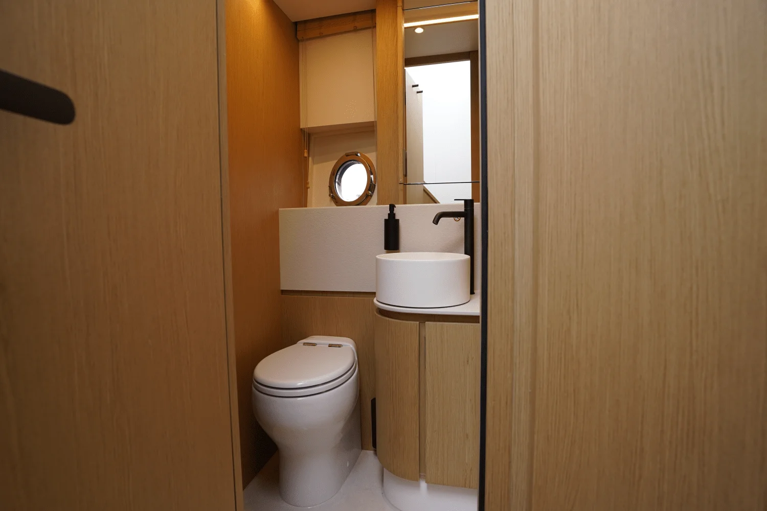 2026 Azimut Fly 62 Image Thumbnail #32