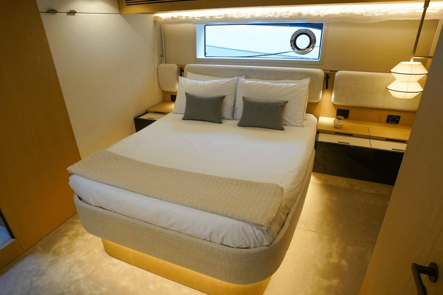 2026 Azimut Fly 62 Image Thumbnail #38