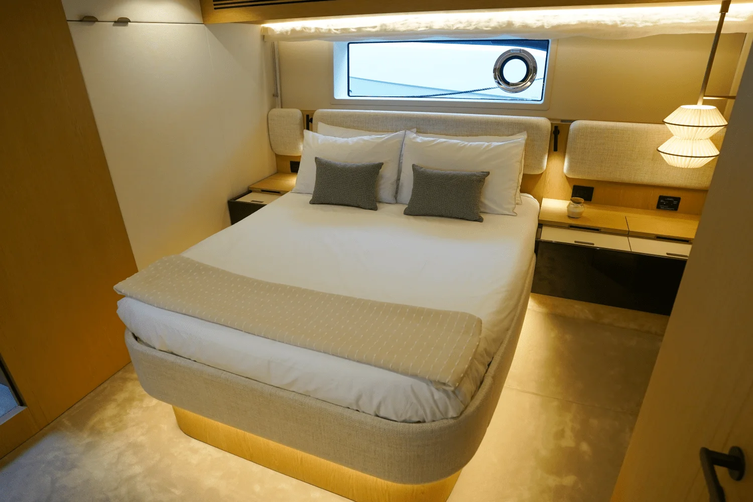 2026 Azimut Fly 62 Image Thumbnail #38