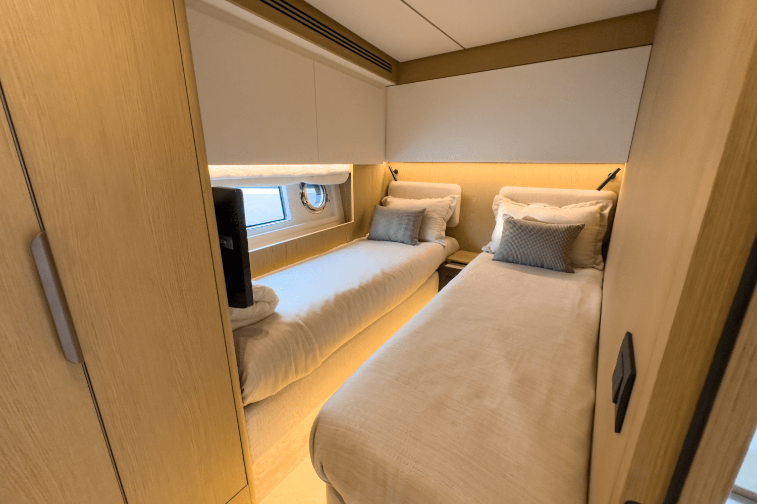 2026 Azimut Fly 62 Image Thumbnail #33