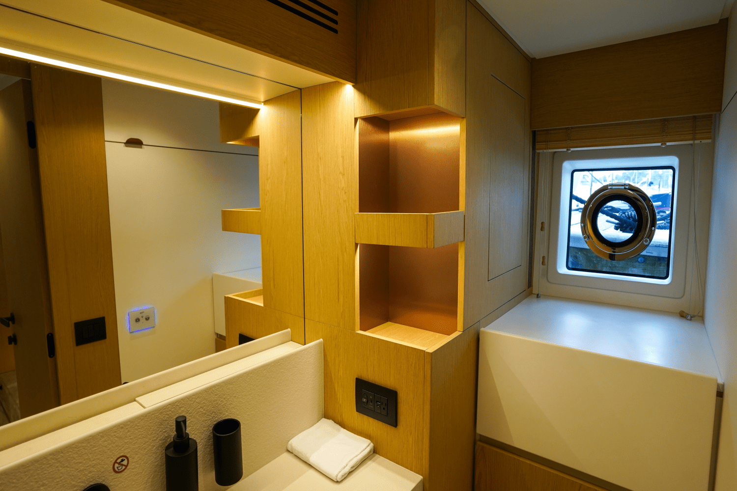 2026 Azimut Fly 62 Image Thumbnail #58