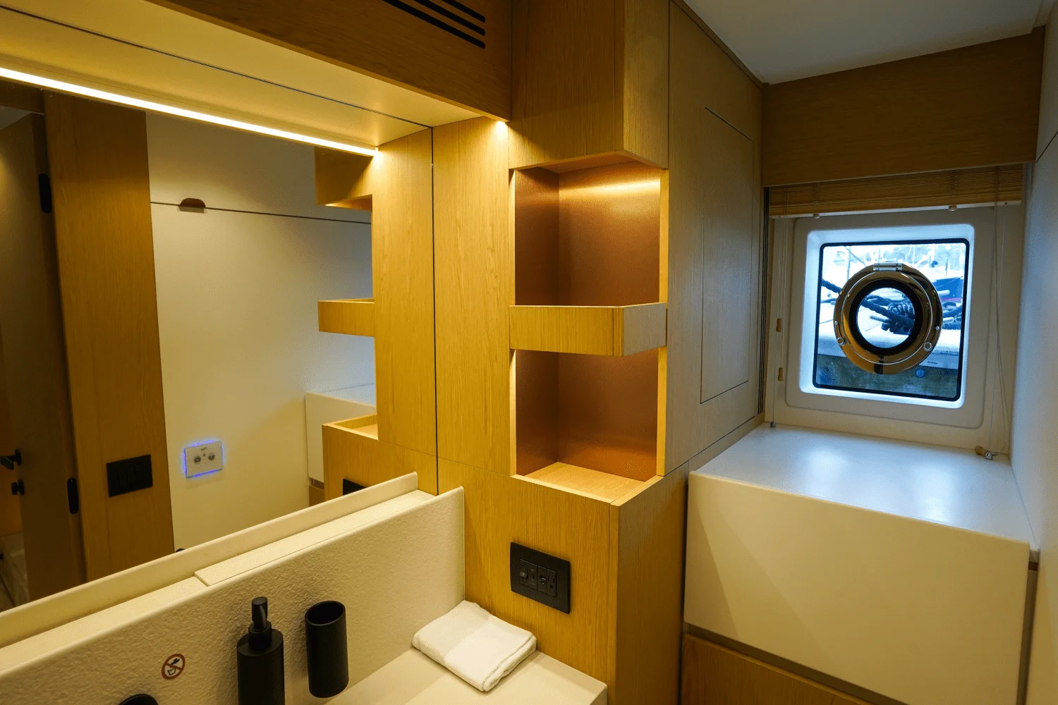 2026 Azimut Fly 62 Image Thumbnail #58