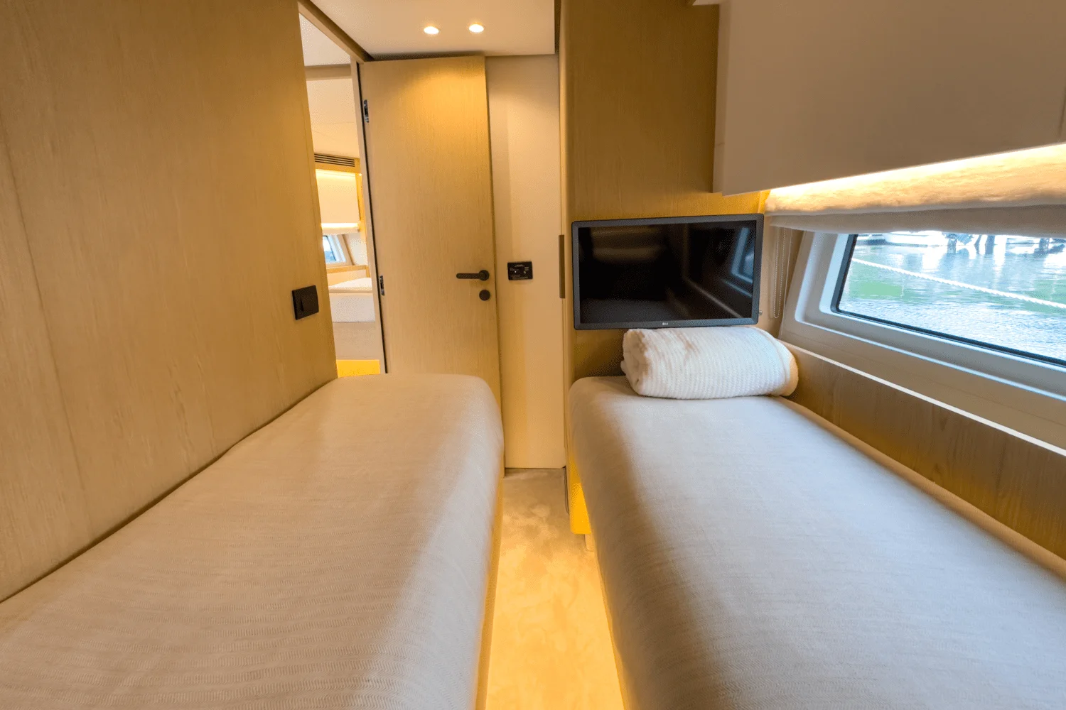 2026 Azimut Fly 62 Image Thumbnail #35