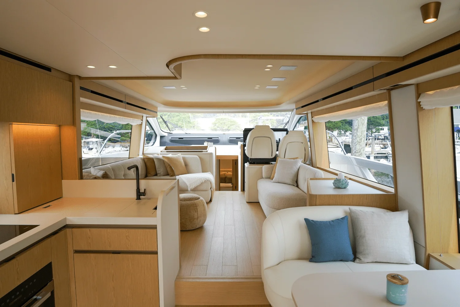 2026 Azimut Fly 62 Image Thumbnail #14