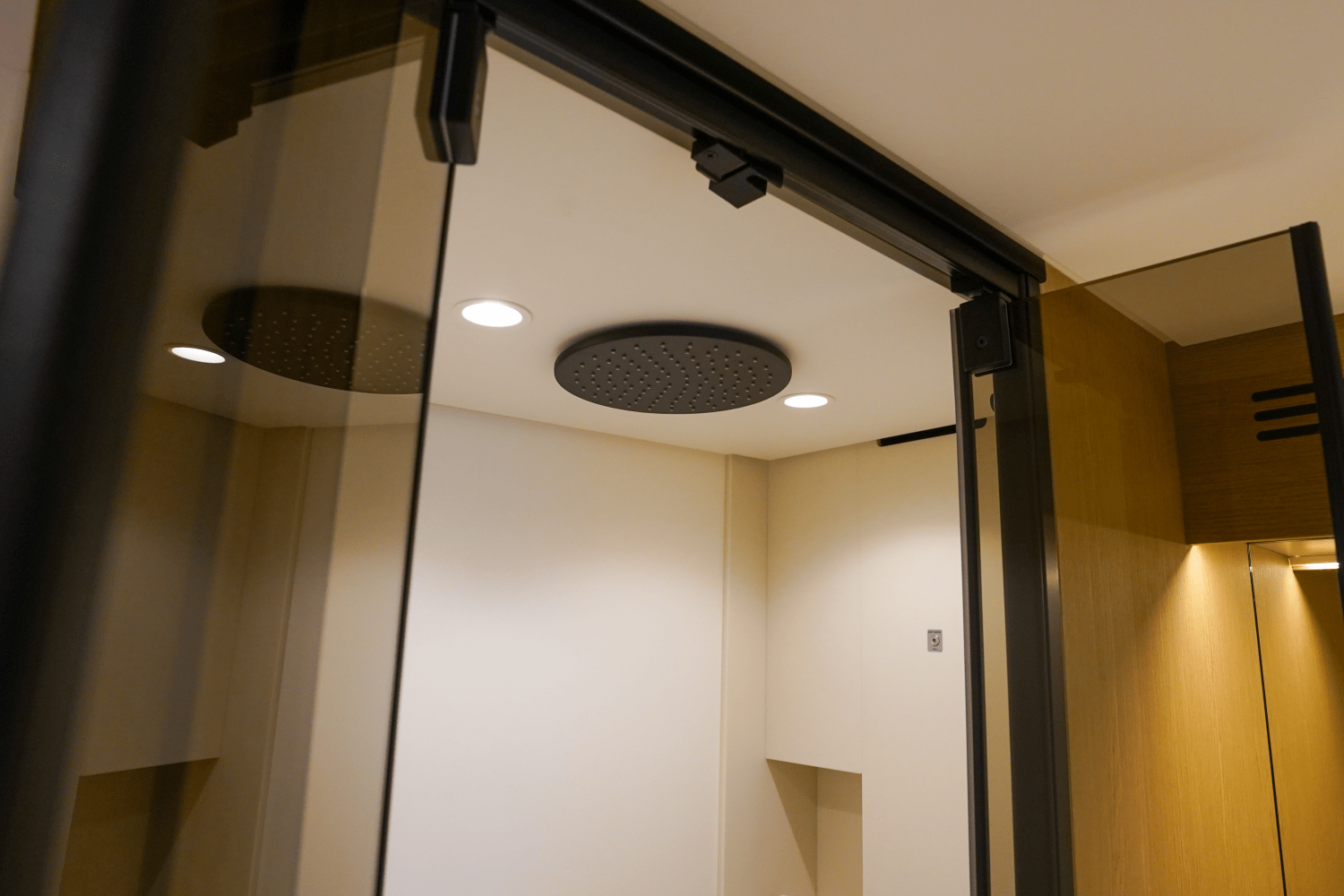 2026 Azimut Fly 62 Image Thumbnail #60