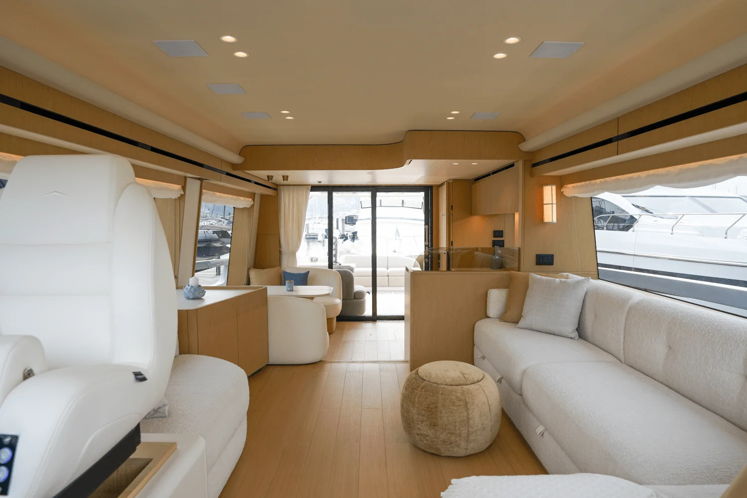 2026 Azimut Fly 62 Image Thumbnail #17