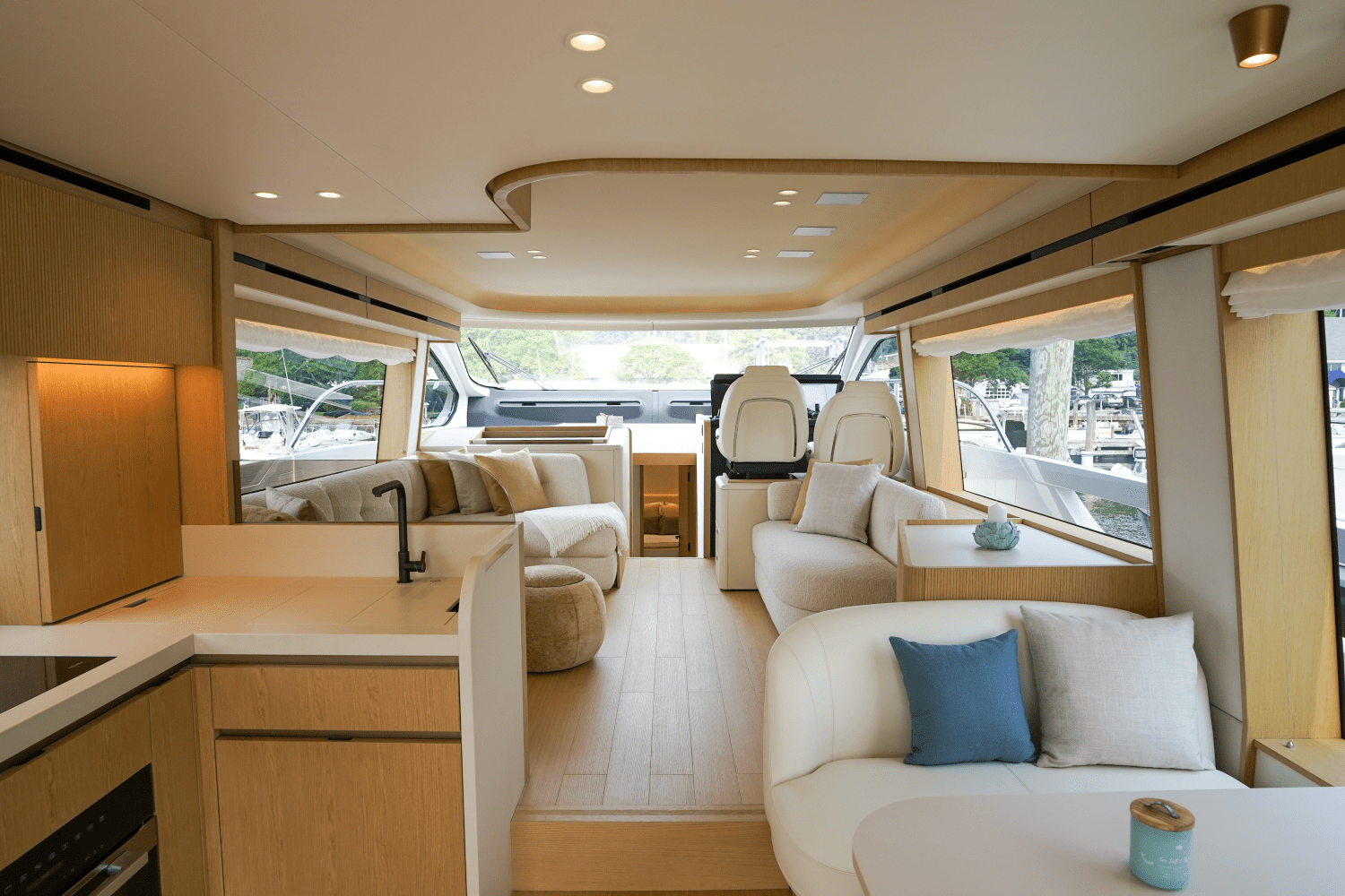 2026 Azimut Fly 62 Image Thumbnail #14