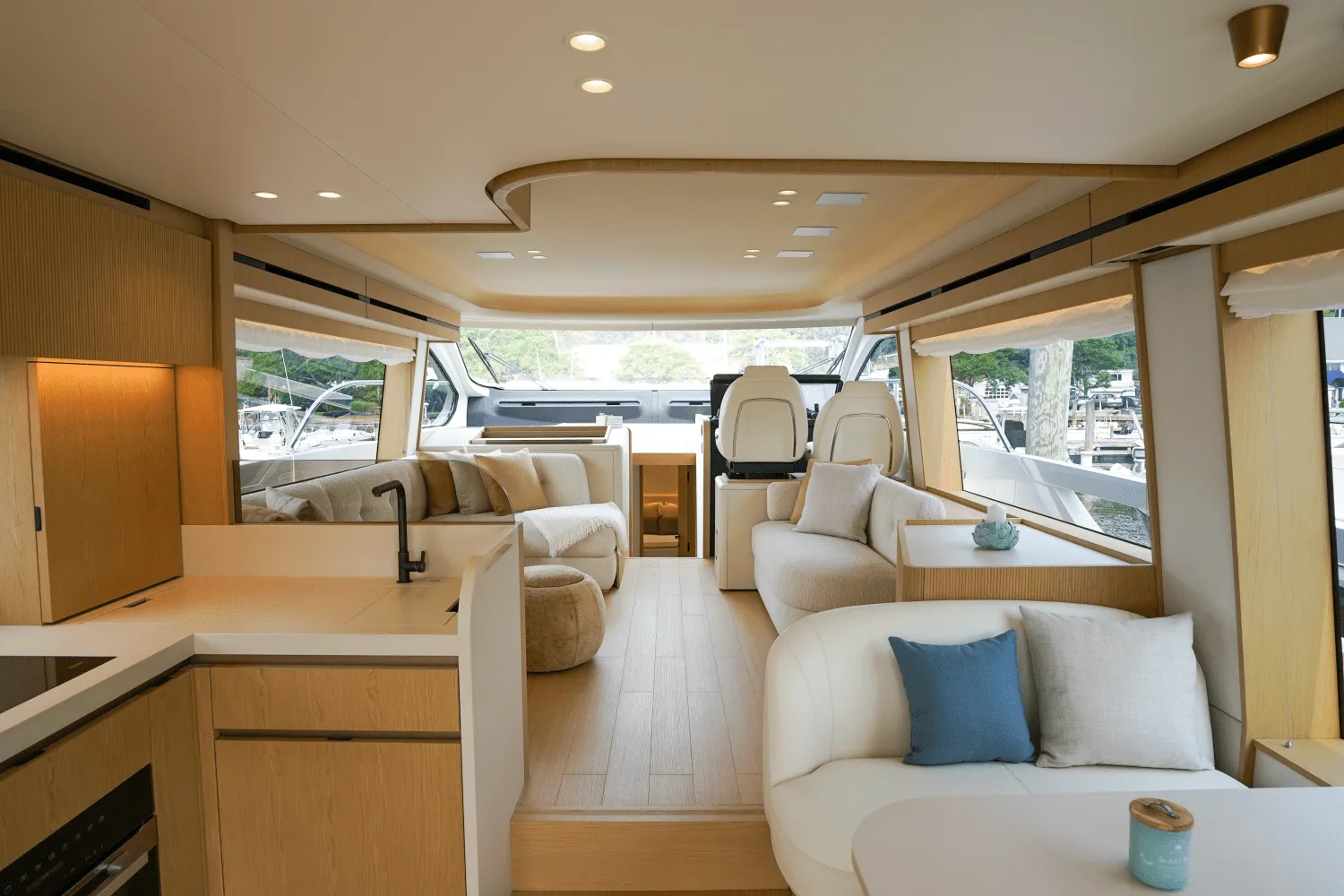 2026 Azimut Fly 62 Image Thumbnail #14