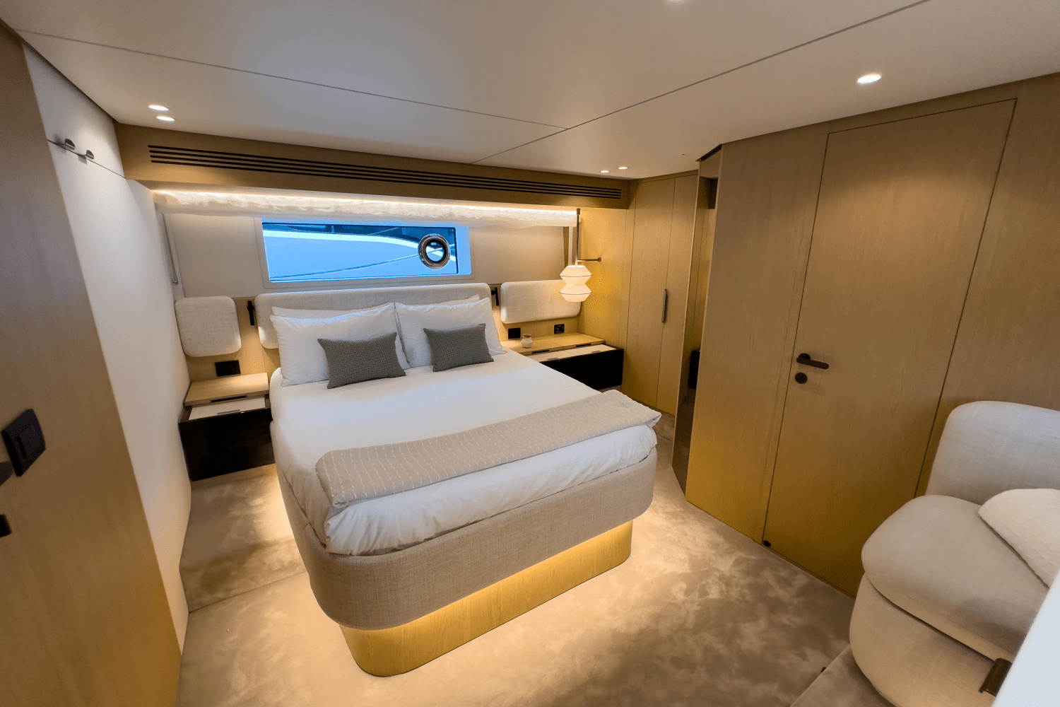 2026 Azimut Fly 62 Image Thumbnail #42