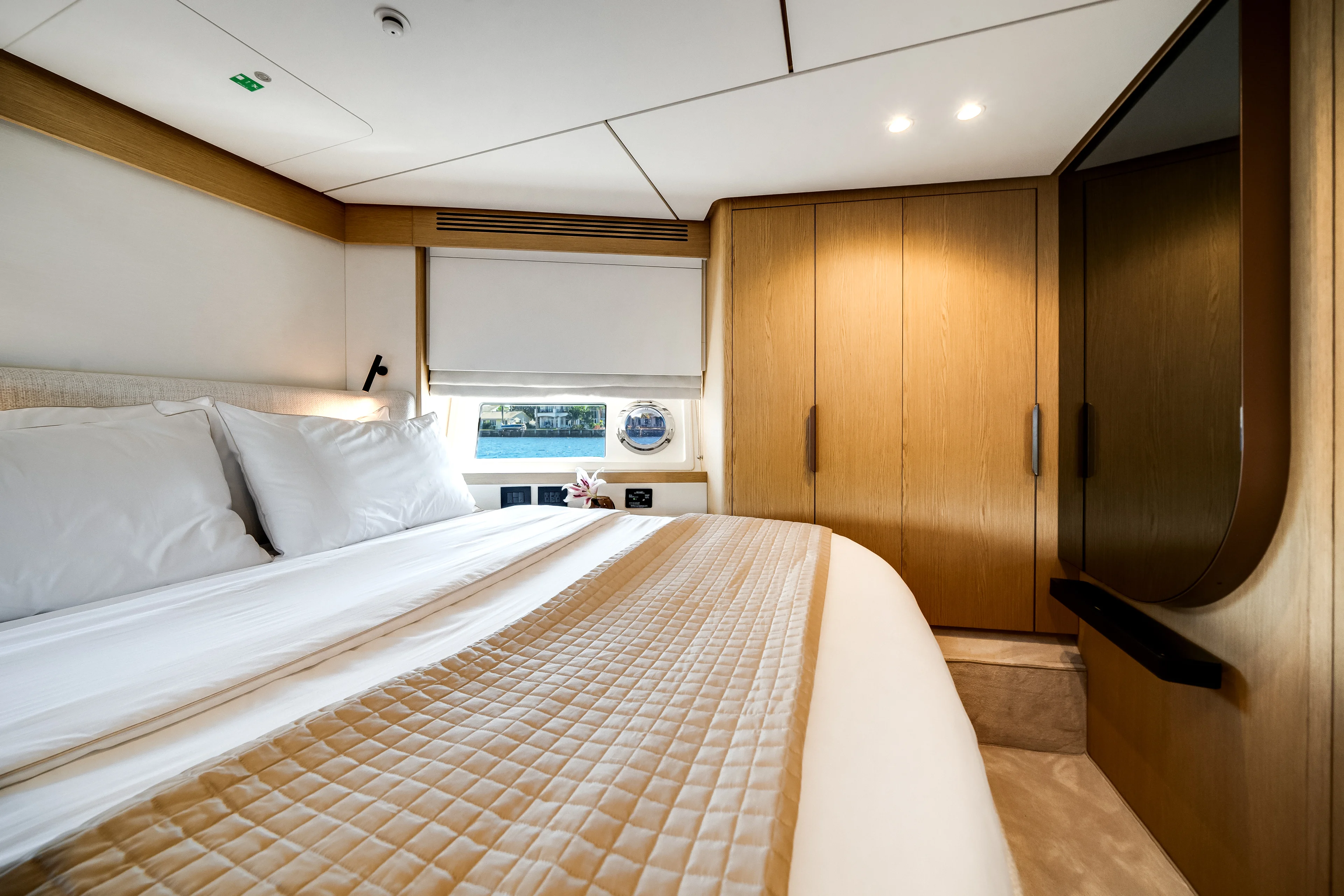 2026 Azimut Fly 62 Image Thumbnail #14