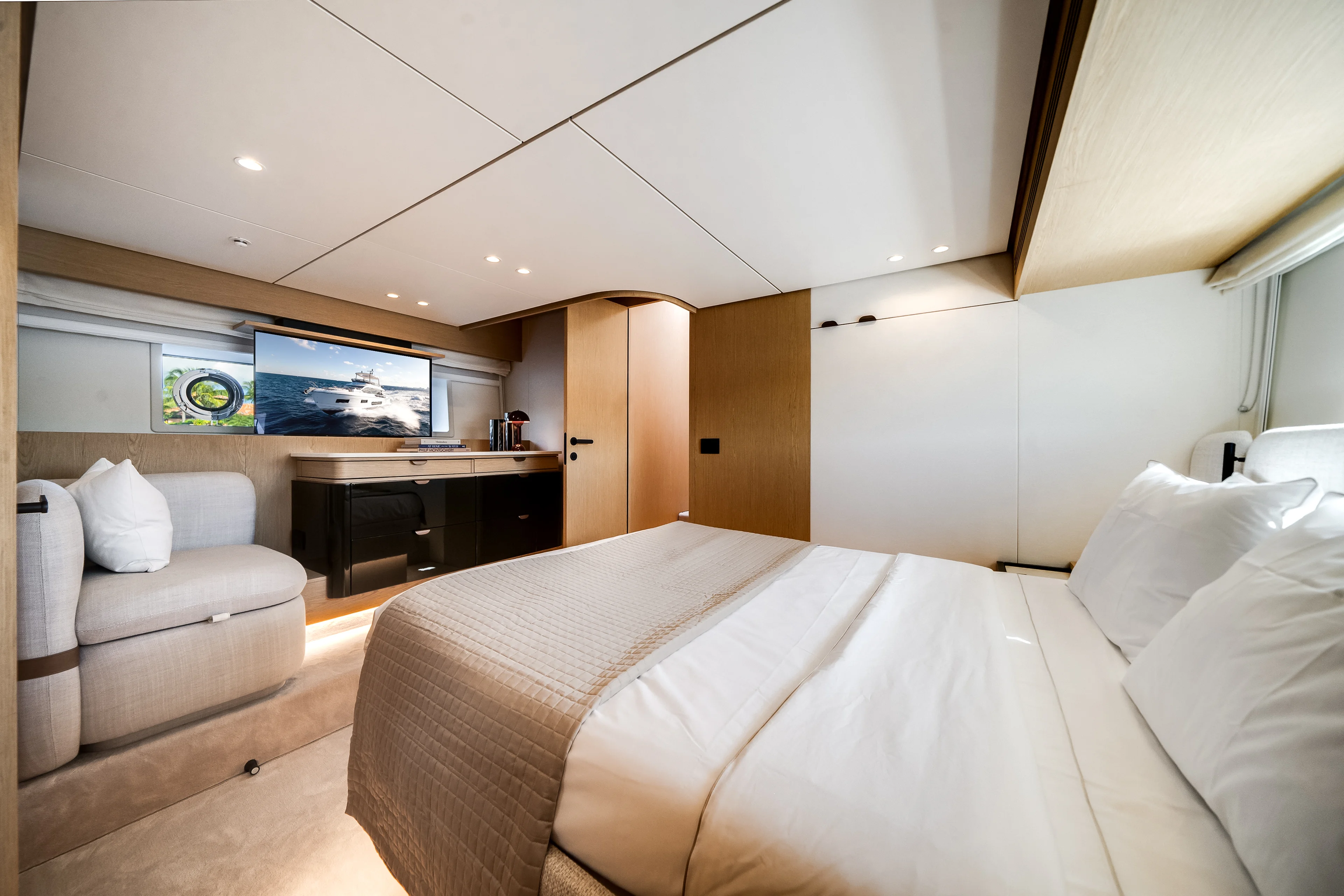 2026 Azimut Fly 62 Image Thumbnail #31