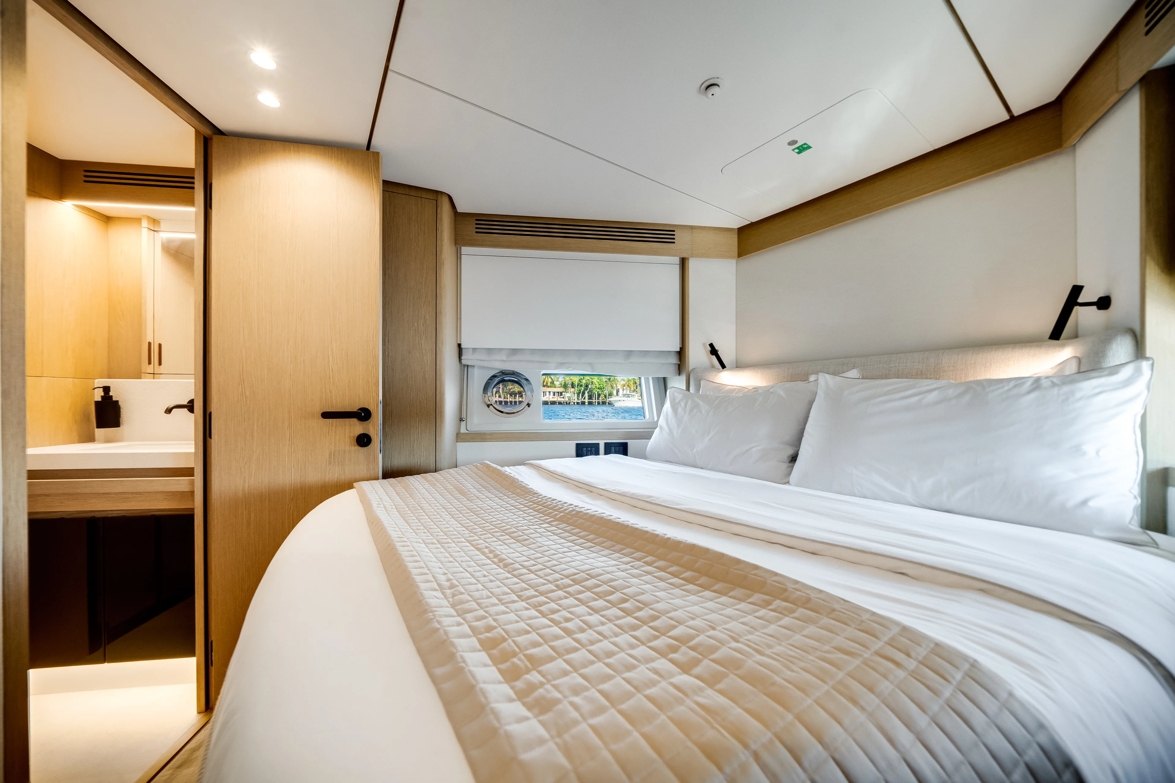 2026 Azimut Fly 62 Image Thumbnail #15