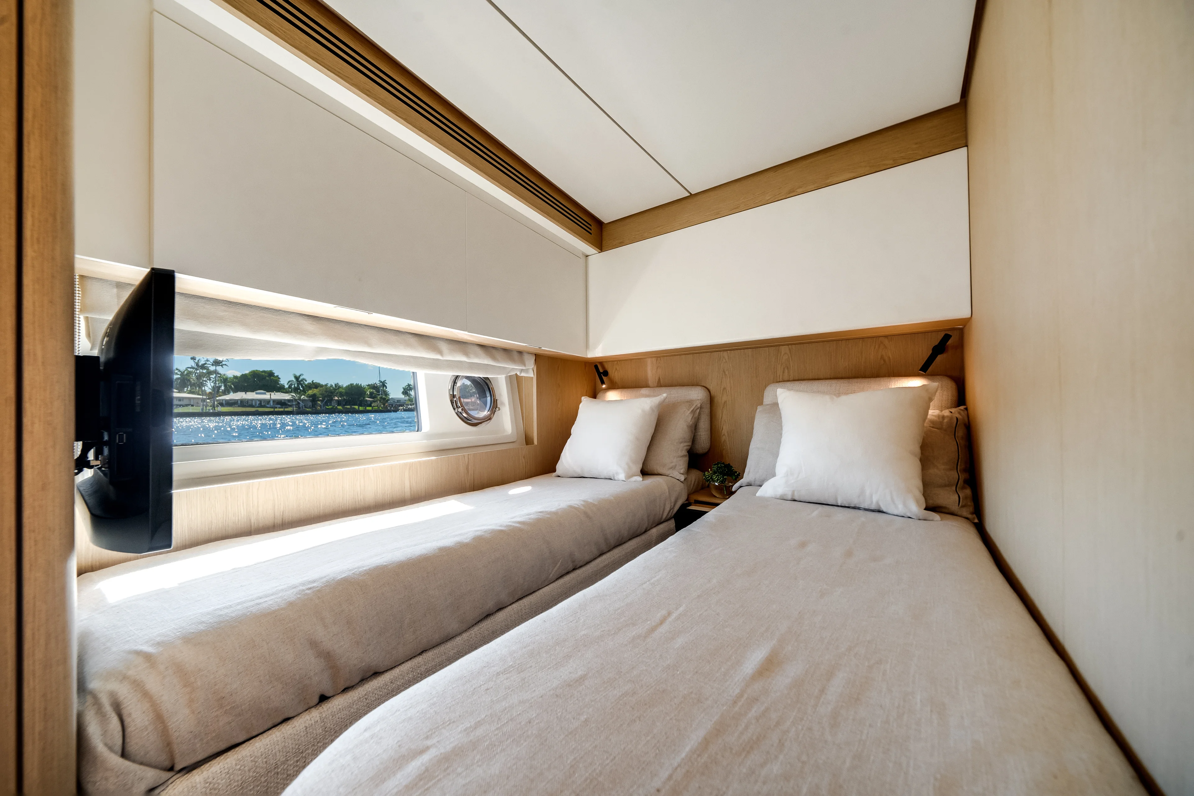 2026 Azimut Fly 62 Image Thumbnail #19