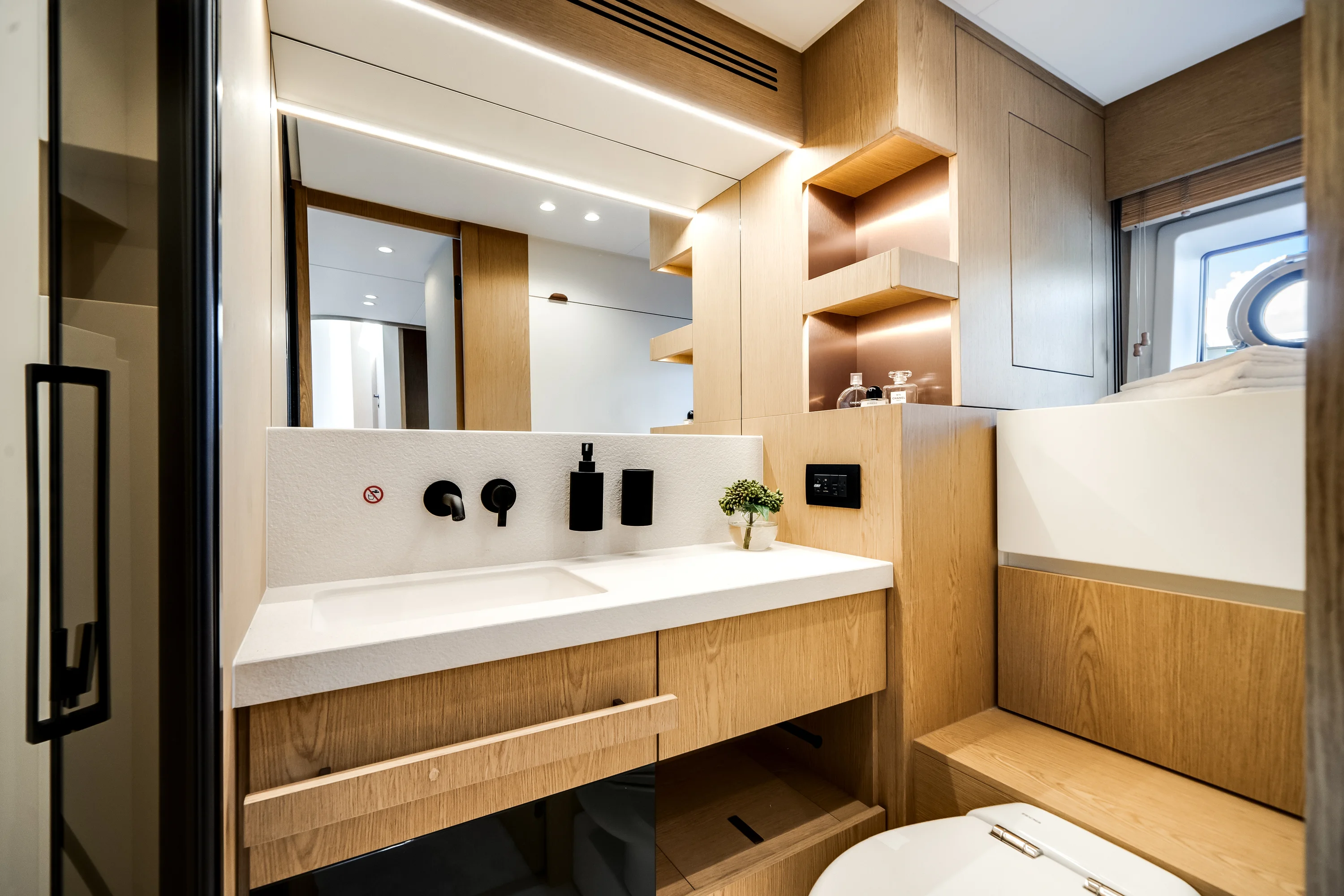 2026 Azimut Fly 62 Image Thumbnail #32