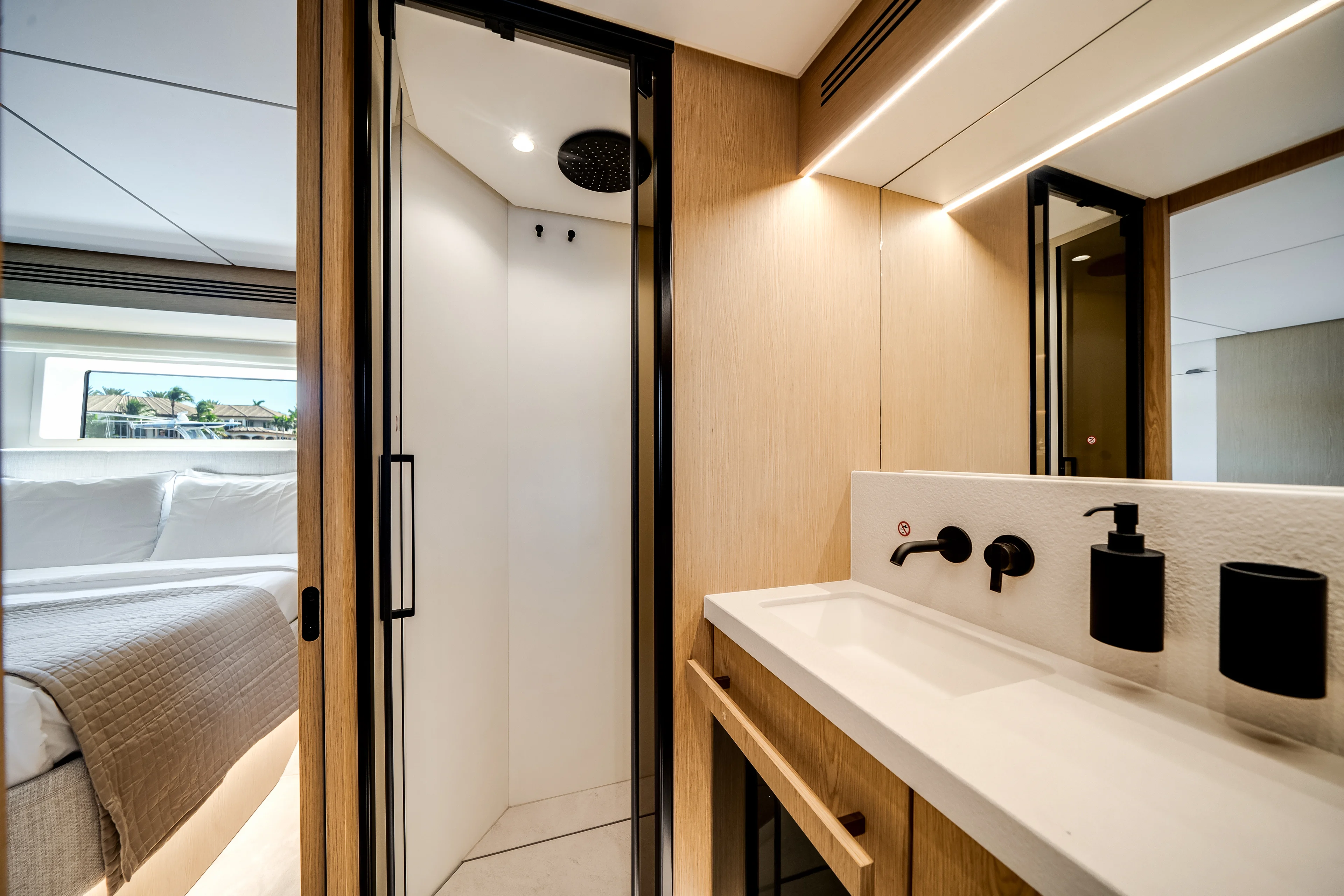 2026 Azimut Fly 62 Image Thumbnail #34