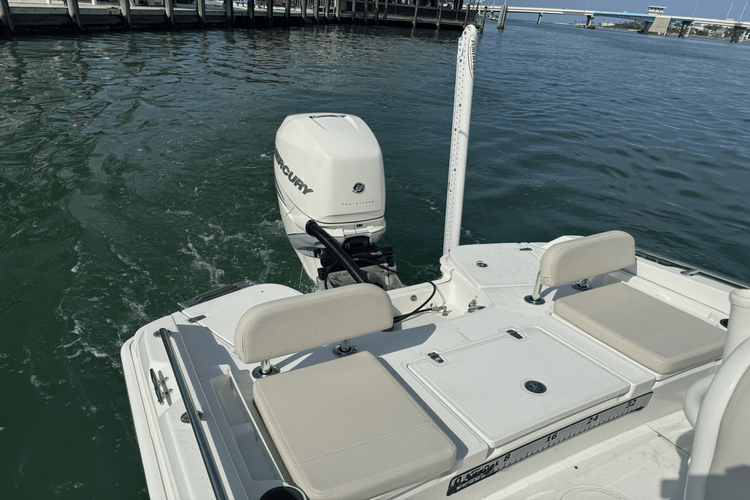 2018 Boston Whaler 240 DAUNTLESS PRO Image Thumbnail #8