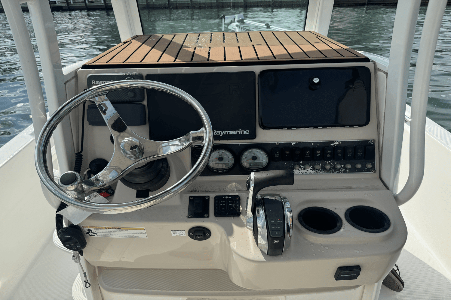 2018 Boston Whaler 240 DAUNTLESS PRO Image Thumbnail #12