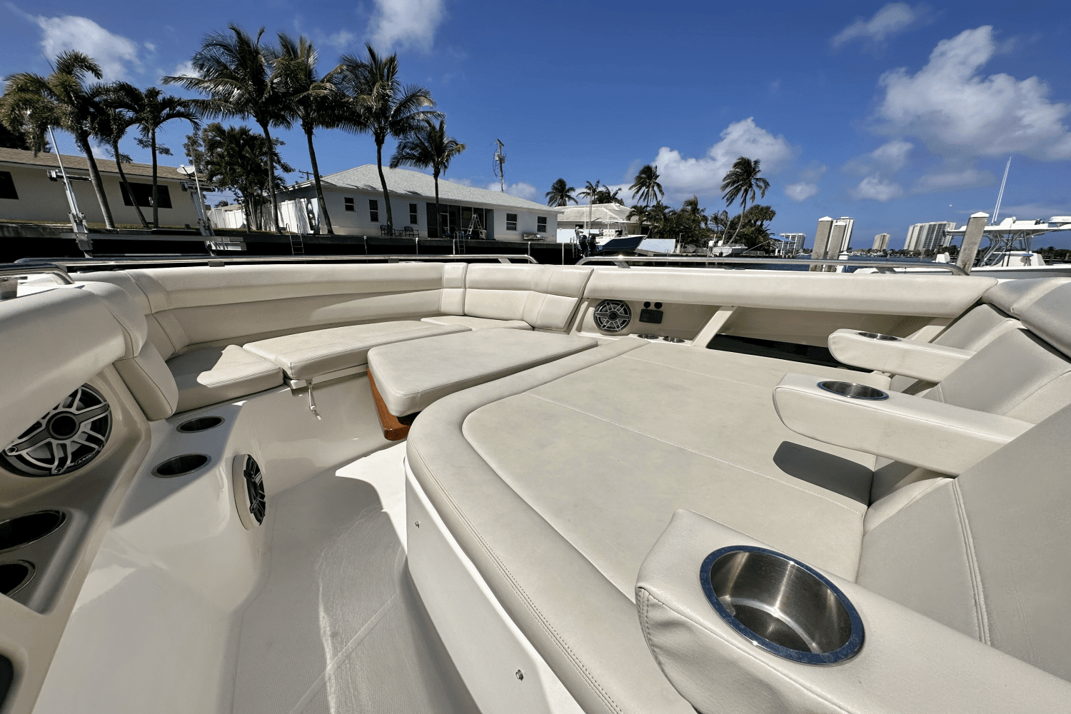 2019 Boston Whaler 350 Realm Image Thumbnail #4