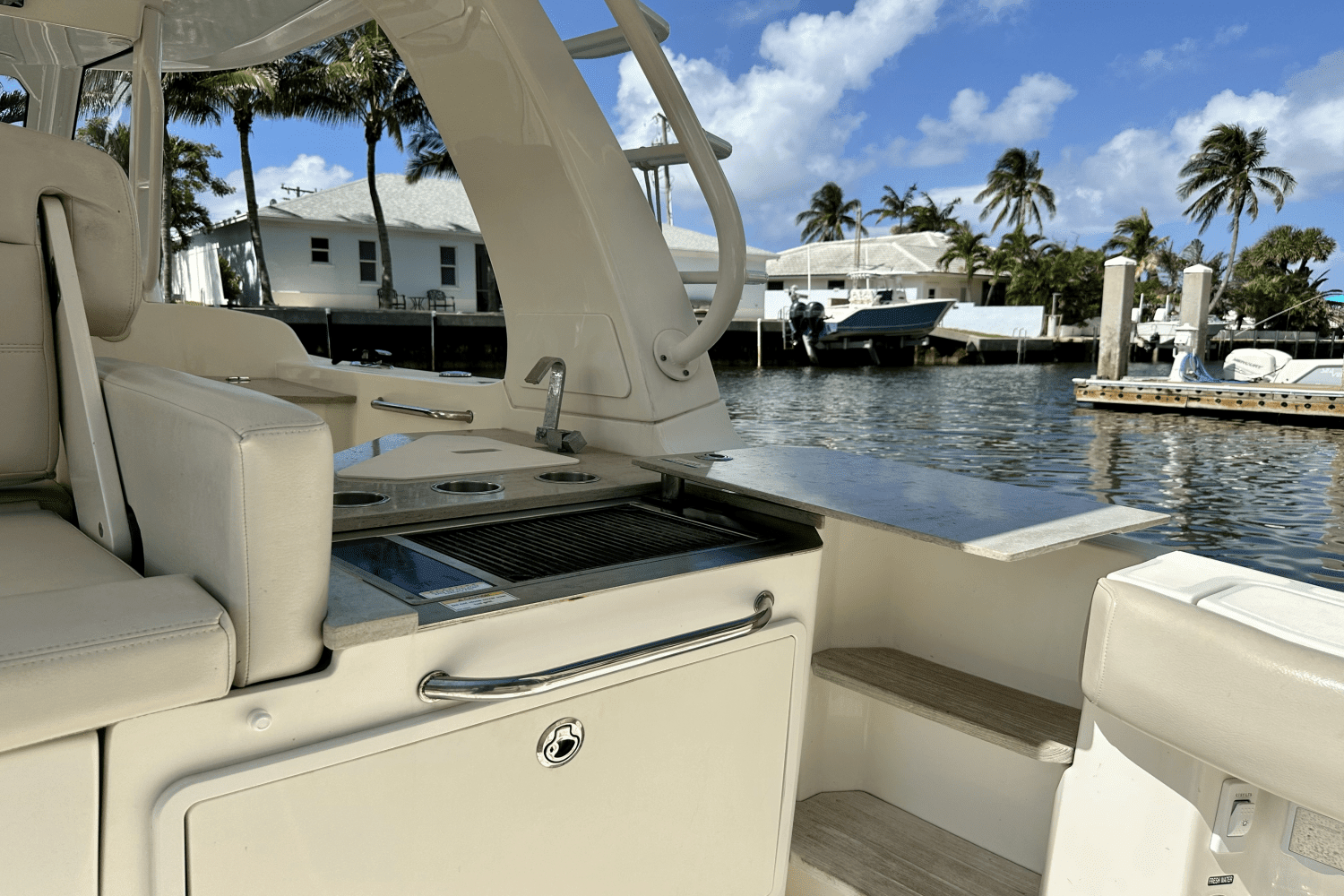 2019 Boston Whaler 350 Realm Image Thumbnail #16