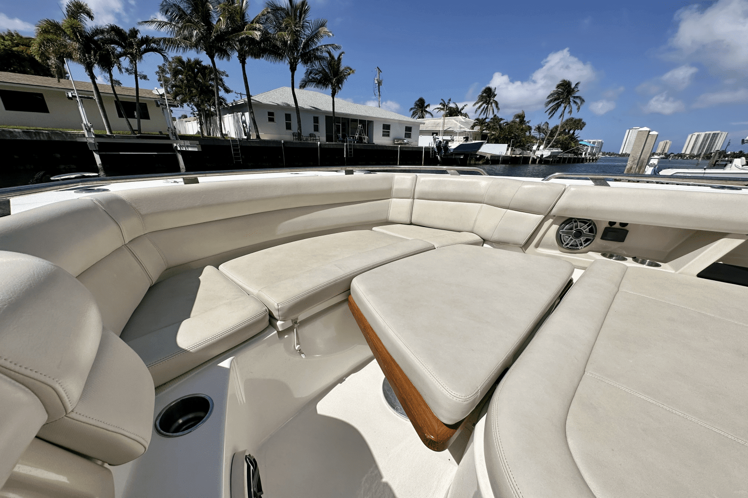 2019 Boston Whaler 350 Realm Image Thumbnail #5