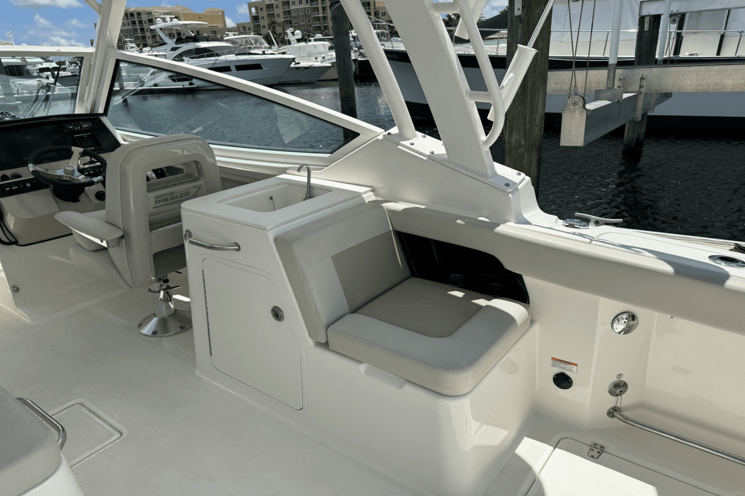 2022 Boston Whaler 280 VANTAGE Image Thumbnail #8