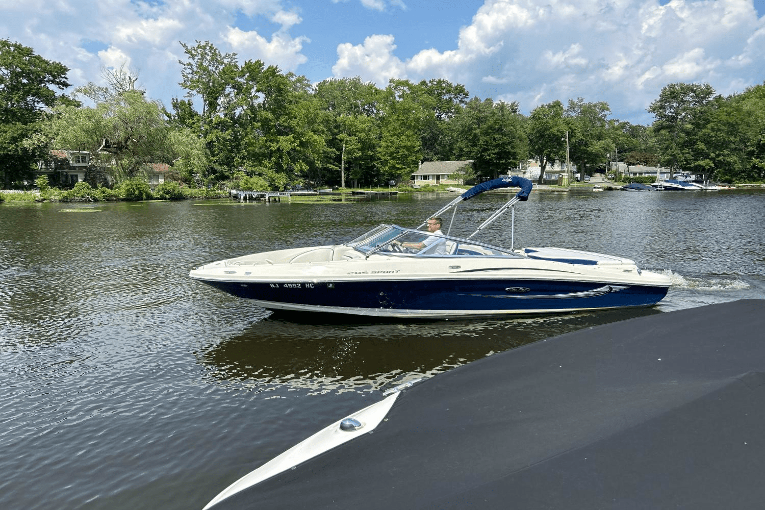 Thumbnail 3 for 2010 Sea Ray 205 Sport