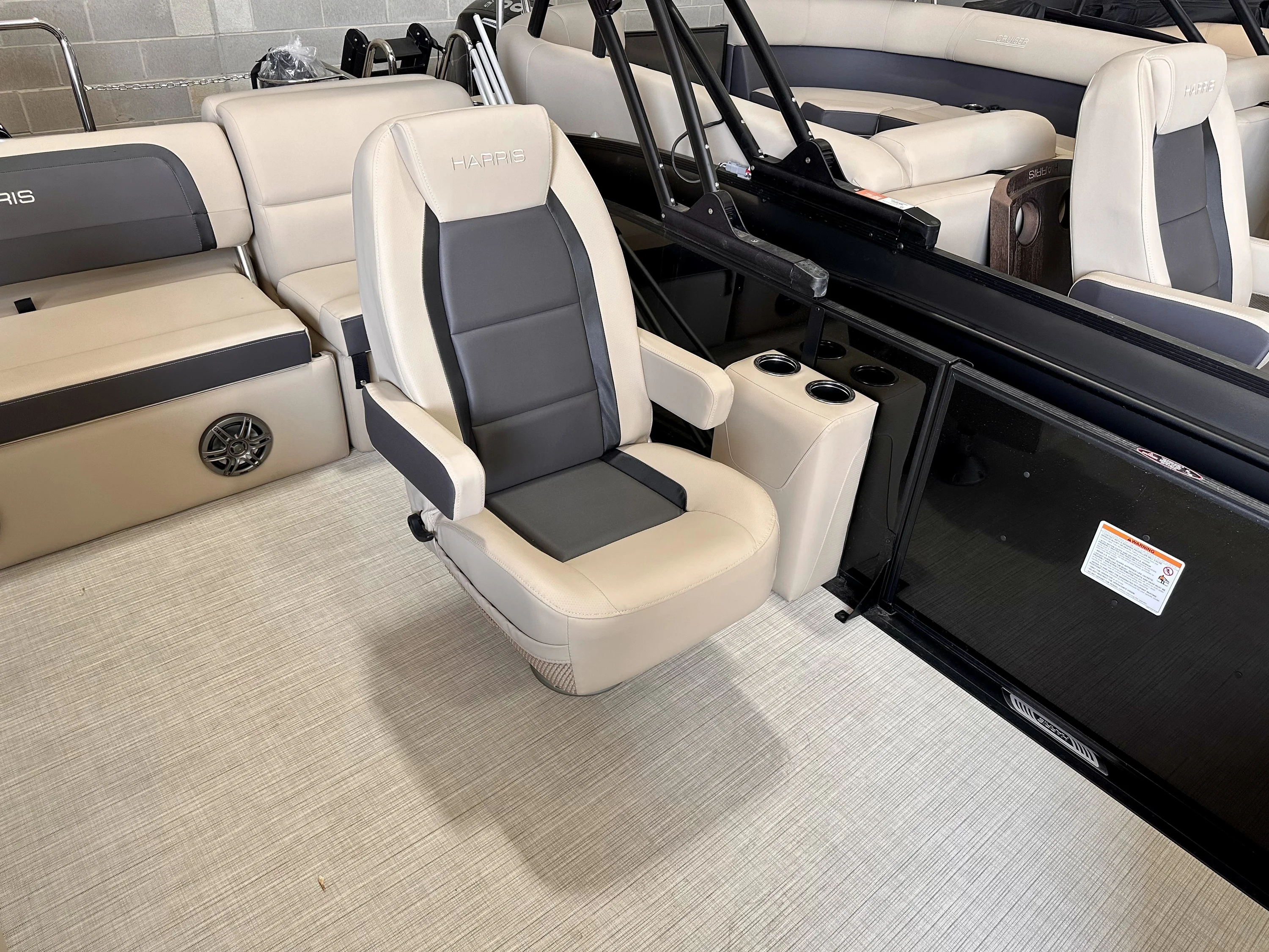 2025 Harris 230 Cruiser Image Thumbnail #8