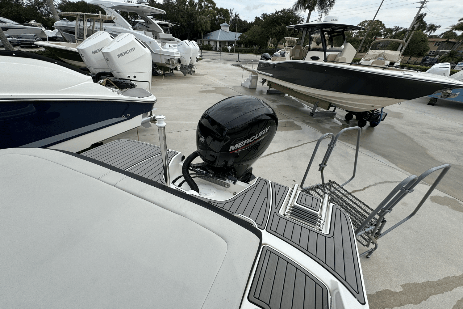 2023 Sea Ray SPX 190 Outboard Image Thumbnail #14