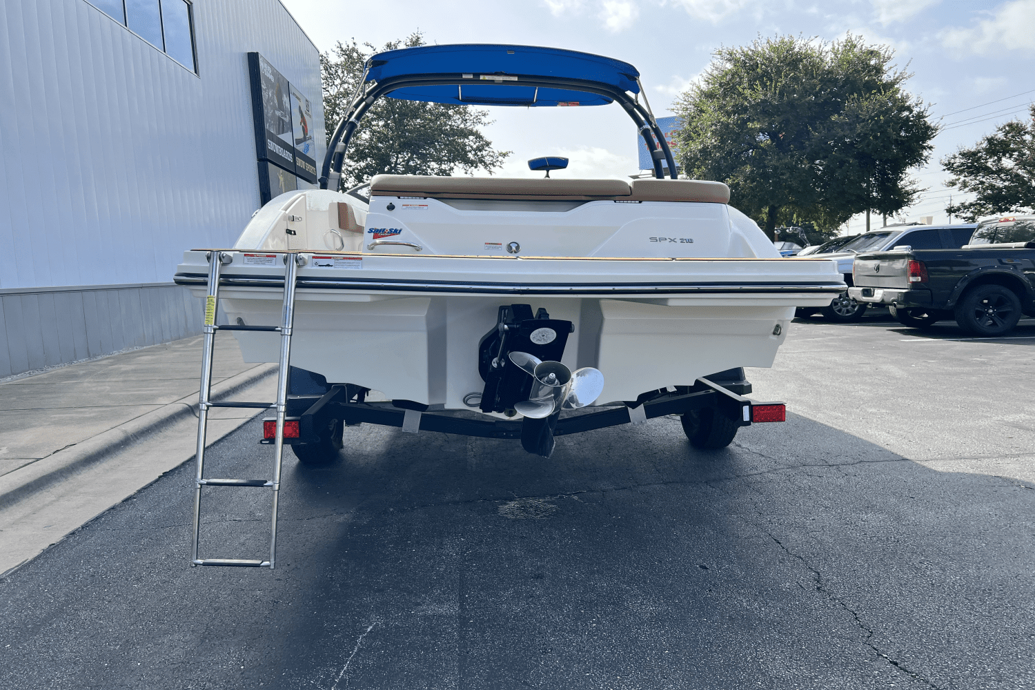 2017 Sea Ray 210 SPX Image Thumbnail #5